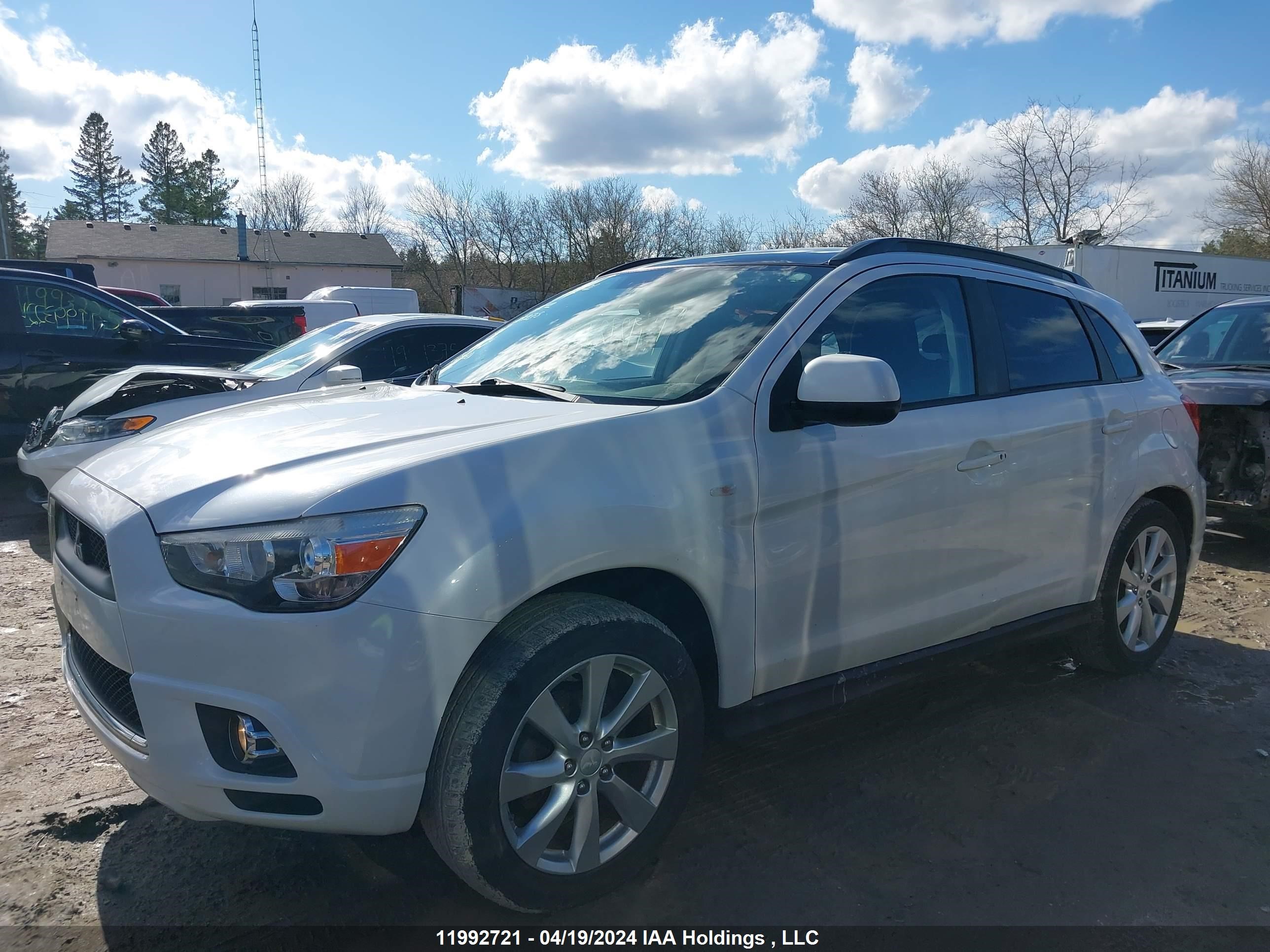 Photo 13 VIN: JA4AJ4AU3CZ600242 - MITSUBISHI RVR 