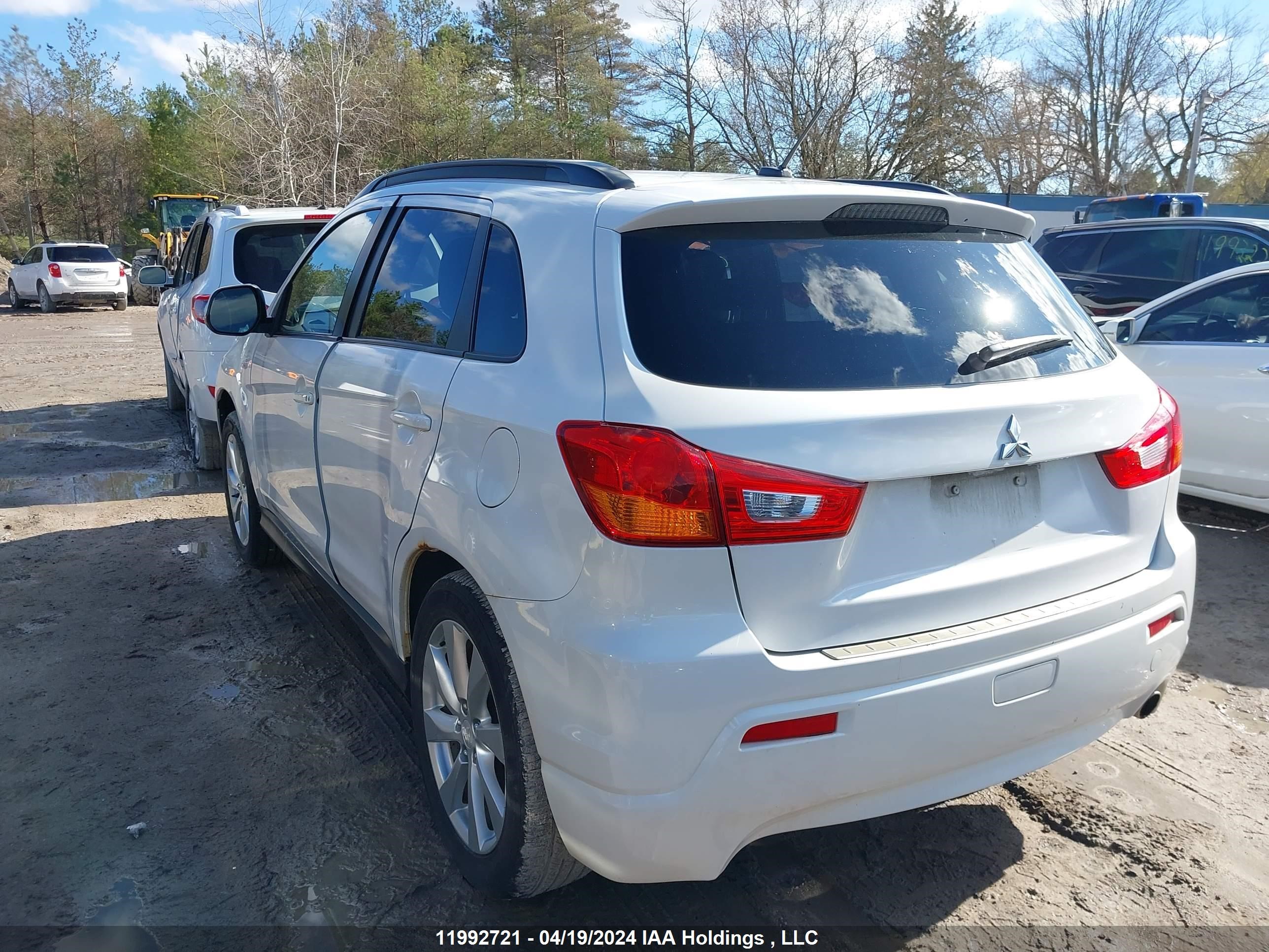 Photo 2 VIN: JA4AJ4AU3CZ600242 - MITSUBISHI RVR 