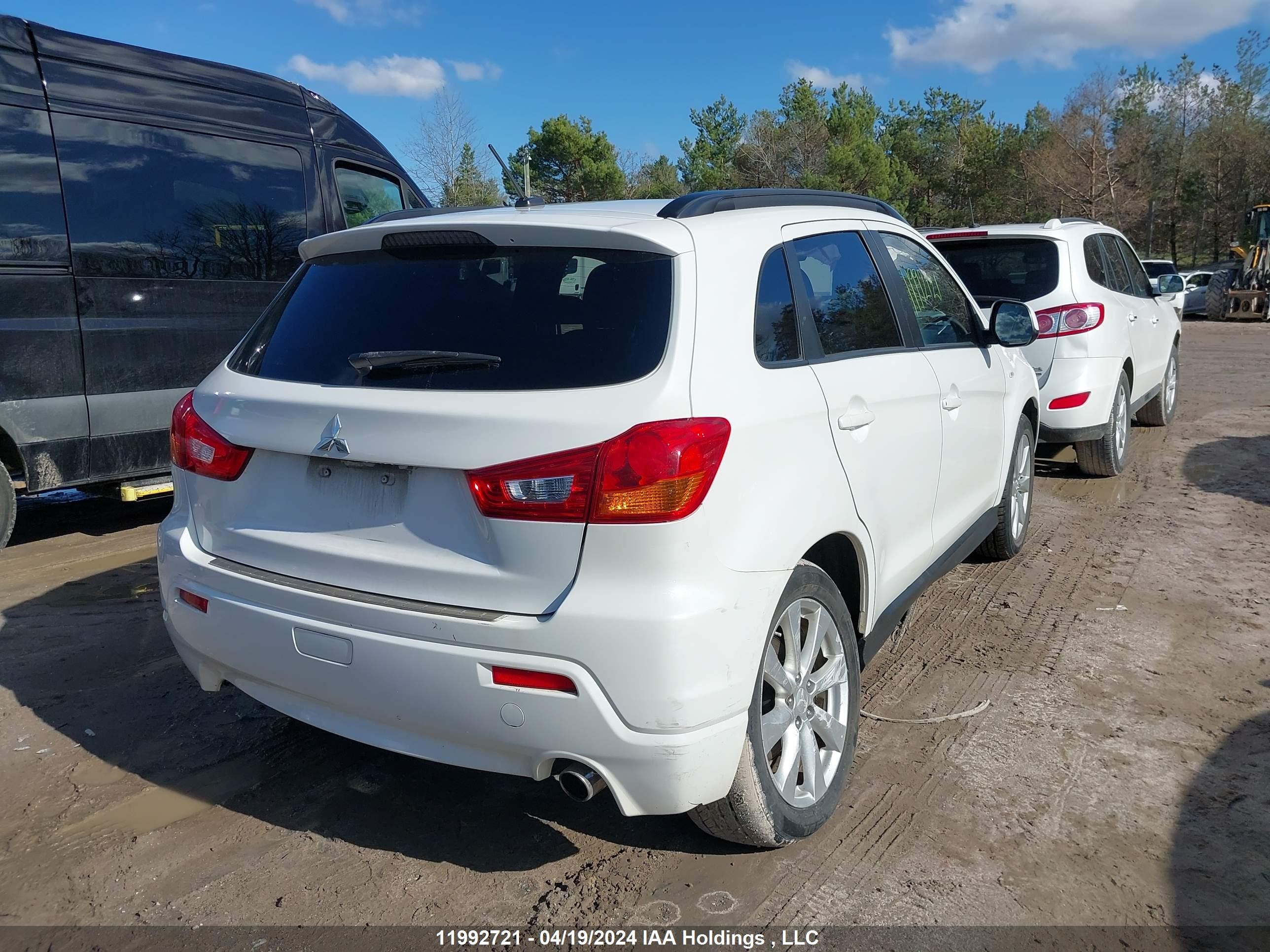 Photo 3 VIN: JA4AJ4AU3CZ600242 - MITSUBISHI RVR 