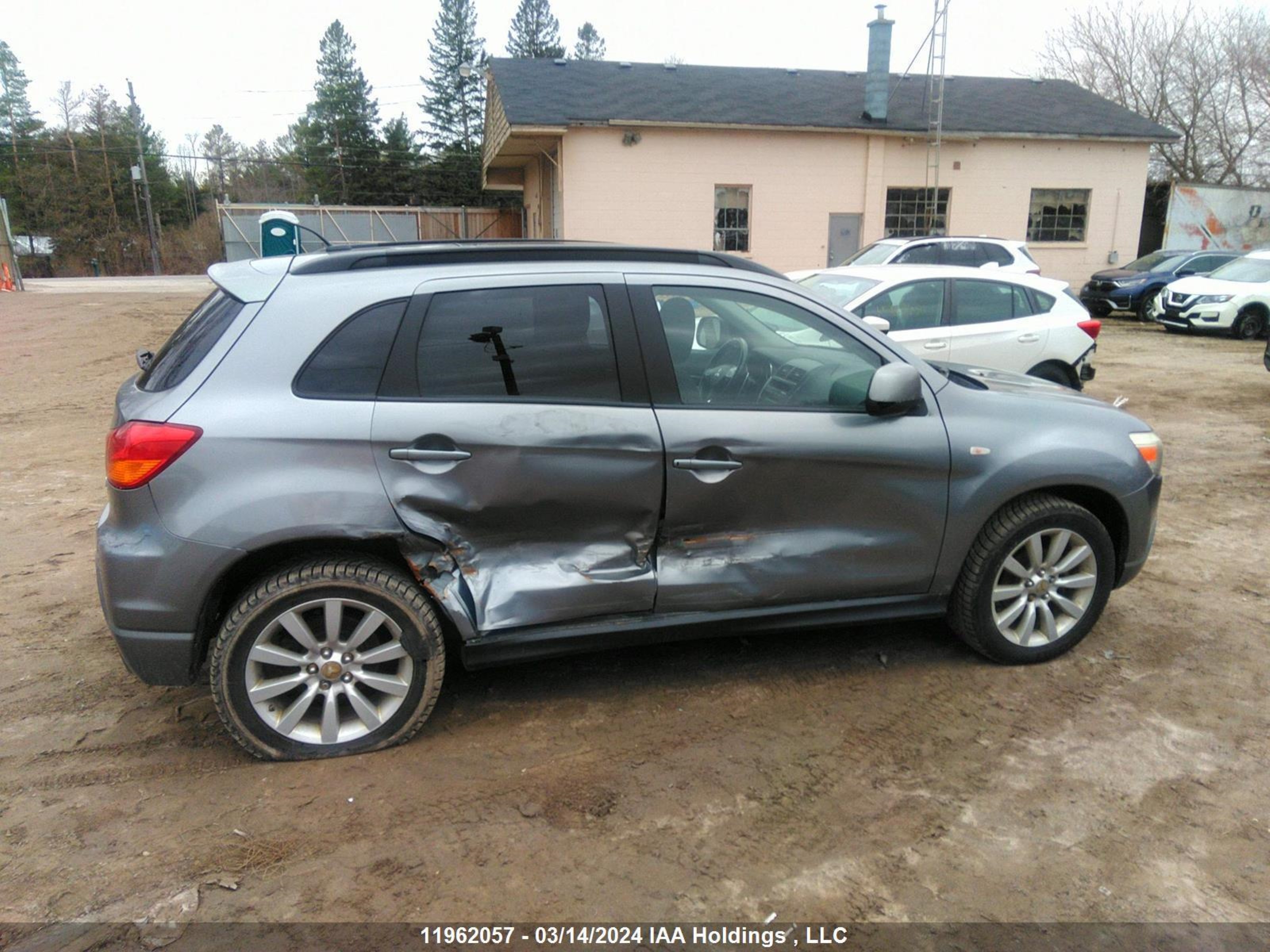 Photo 12 VIN: JA4AJ4AU5BZ602542 - MITSUBISHI RVR 