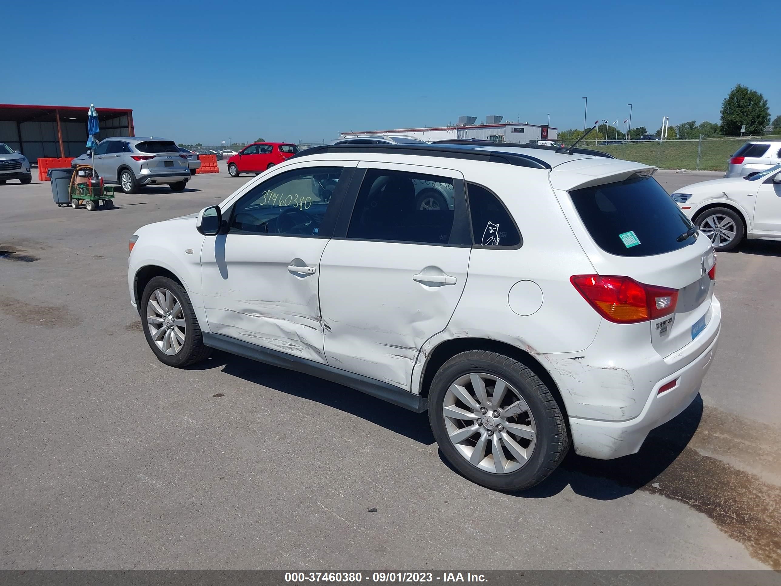 Photo 2 VIN: JA4AJ4AU5BZ606719 - MITSUBISHI RVR 