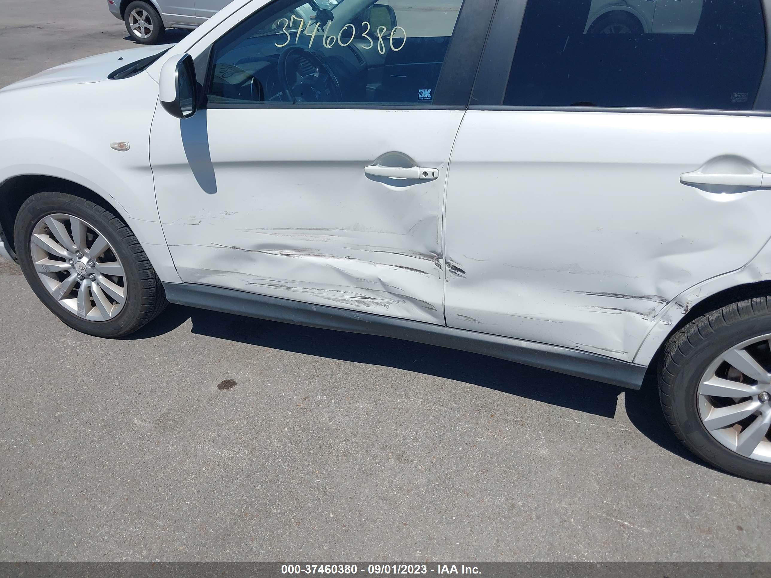 Photo 5 VIN: JA4AJ4AU5BZ606719 - MITSUBISHI RVR 