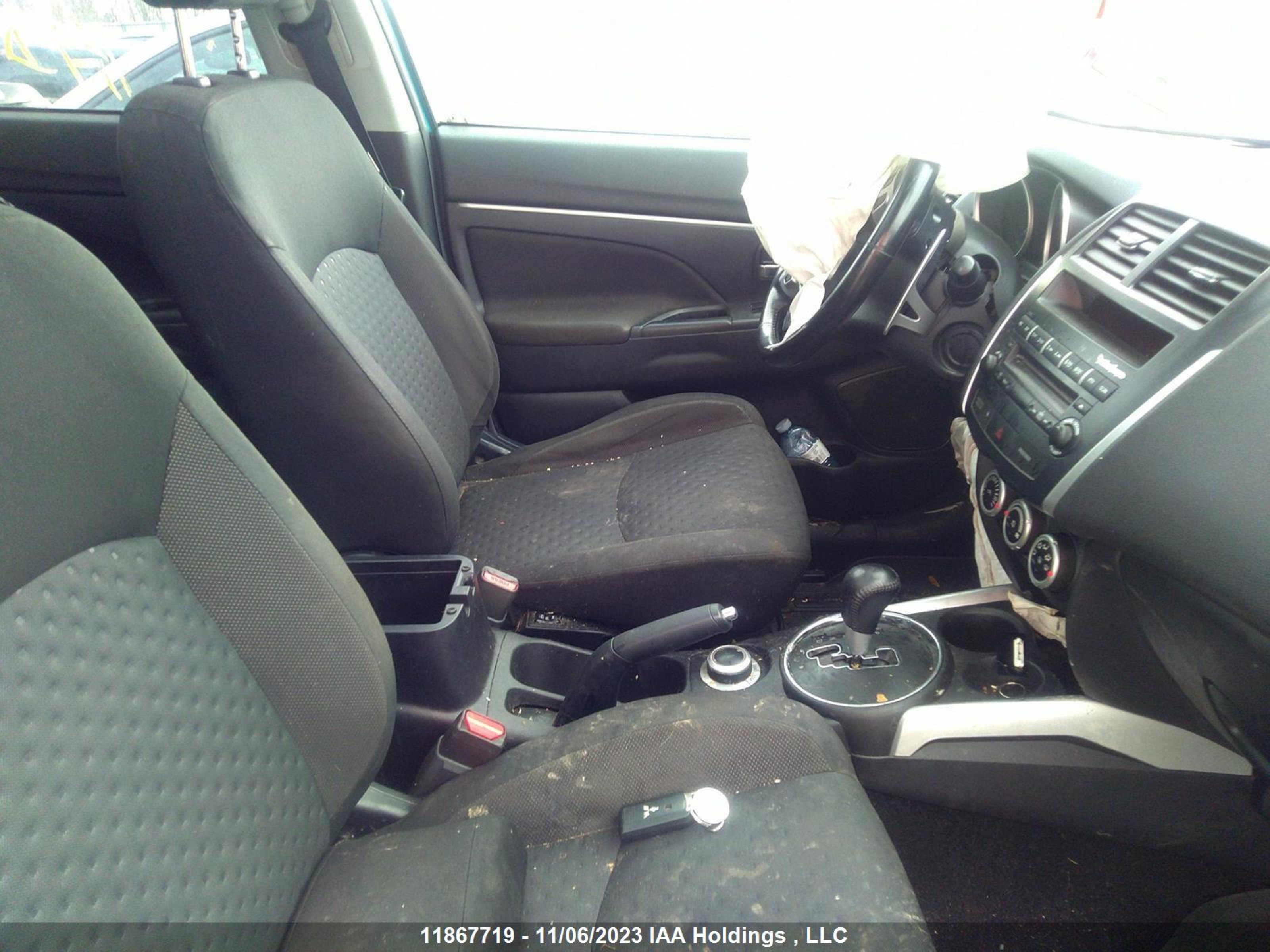 Photo 4 VIN: JA4AJ4AU7BZ600159 - MITSUBISHI RVR 