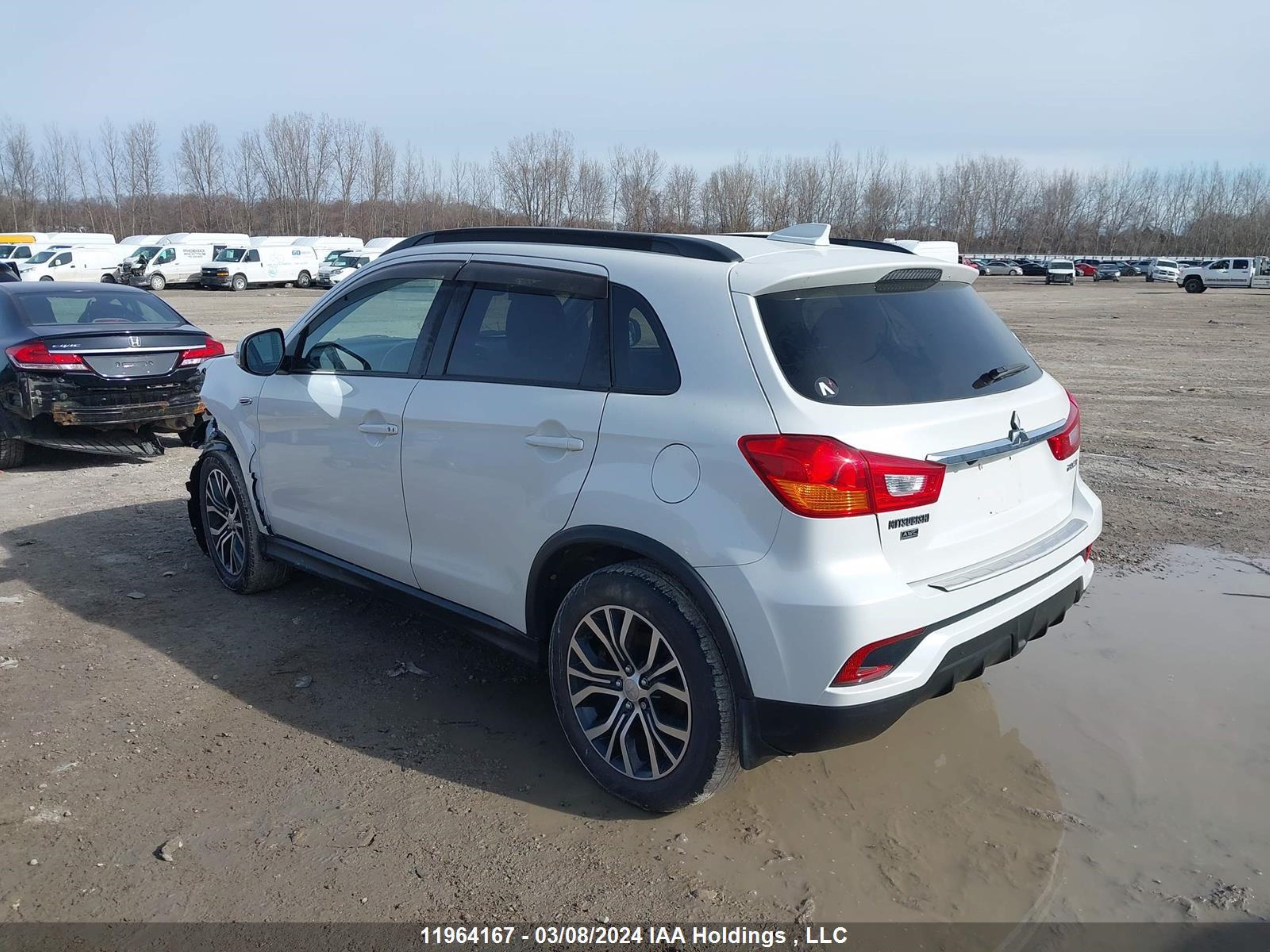 Photo 2 VIN: JA4AJ4AW3JZ605617 - MITSUBISHI RVR 