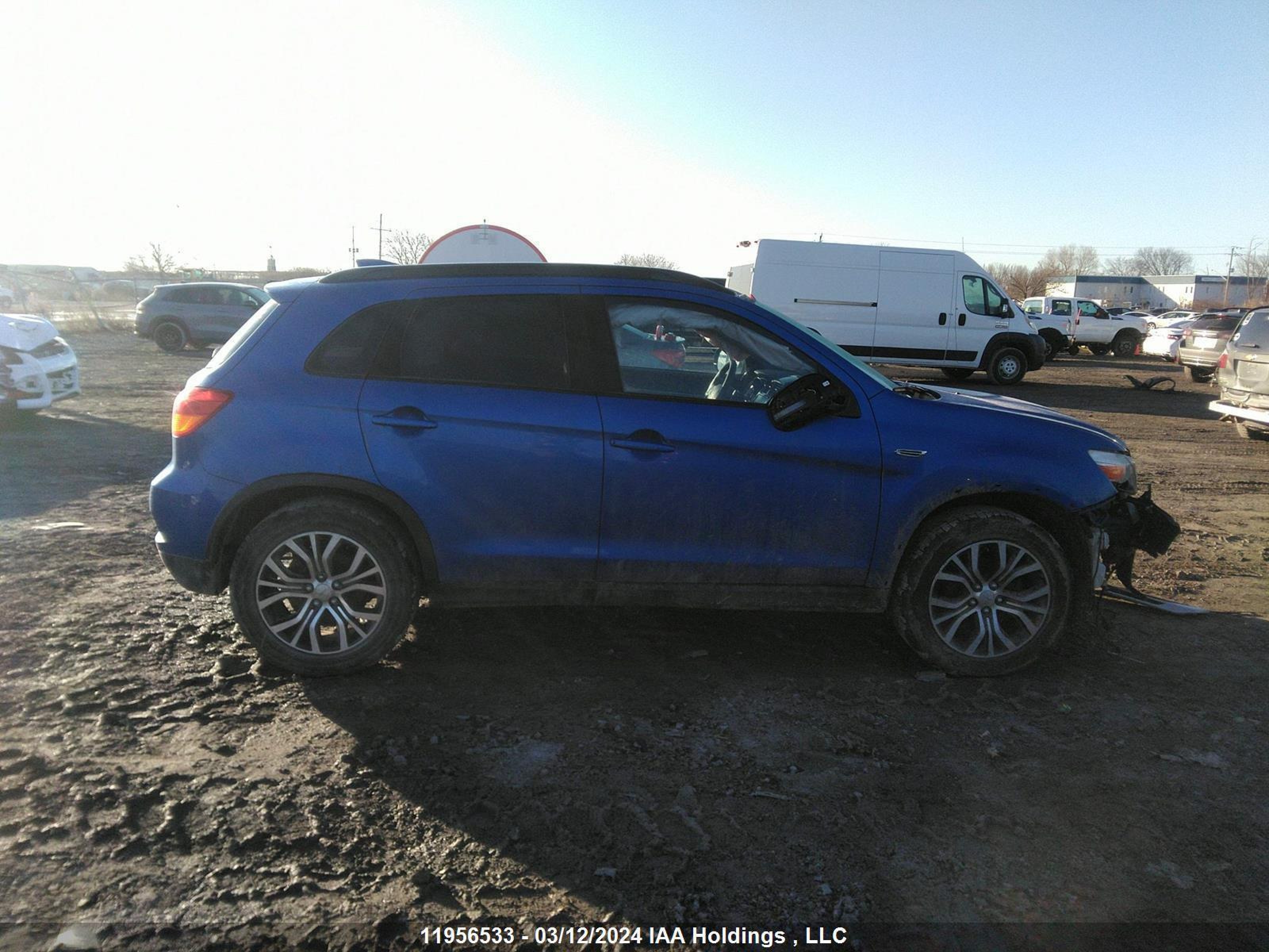 Photo 12 VIN: JA4AJ4AW3JZ614012 - MITSUBISHI RVR 