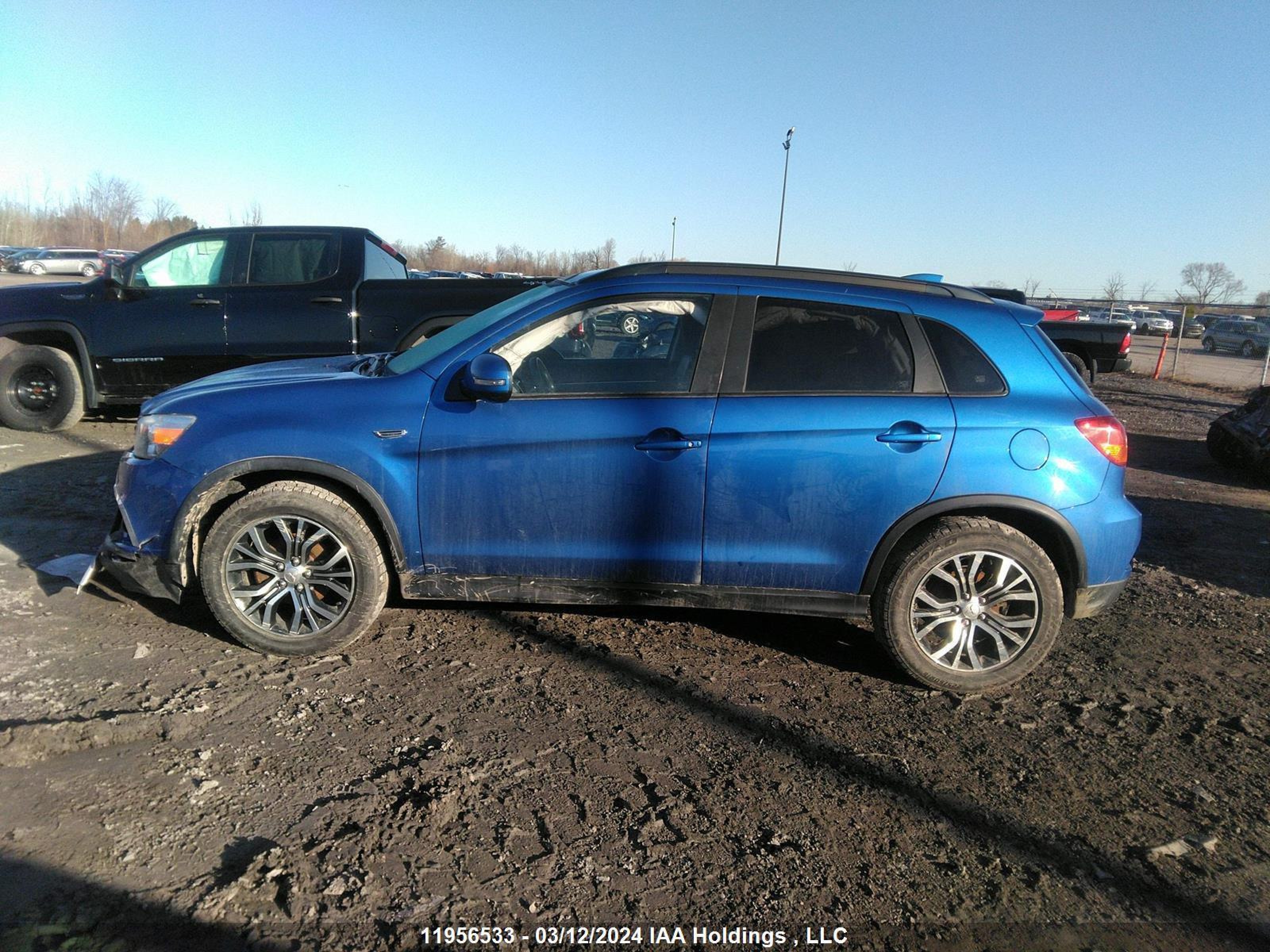 Photo 13 VIN: JA4AJ4AW3JZ614012 - MITSUBISHI RVR 