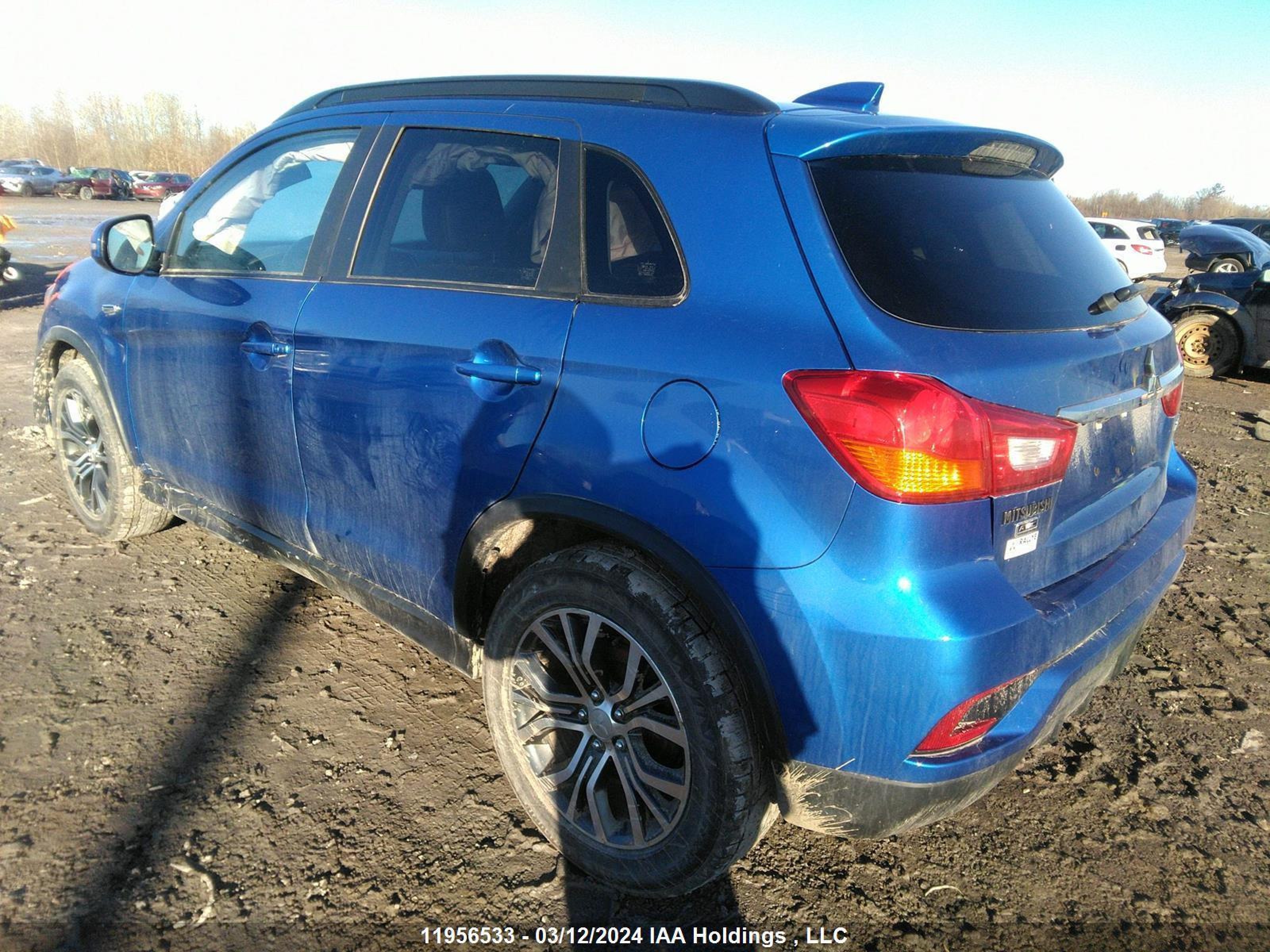 Photo 2 VIN: JA4AJ4AW3JZ614012 - MITSUBISHI RVR 