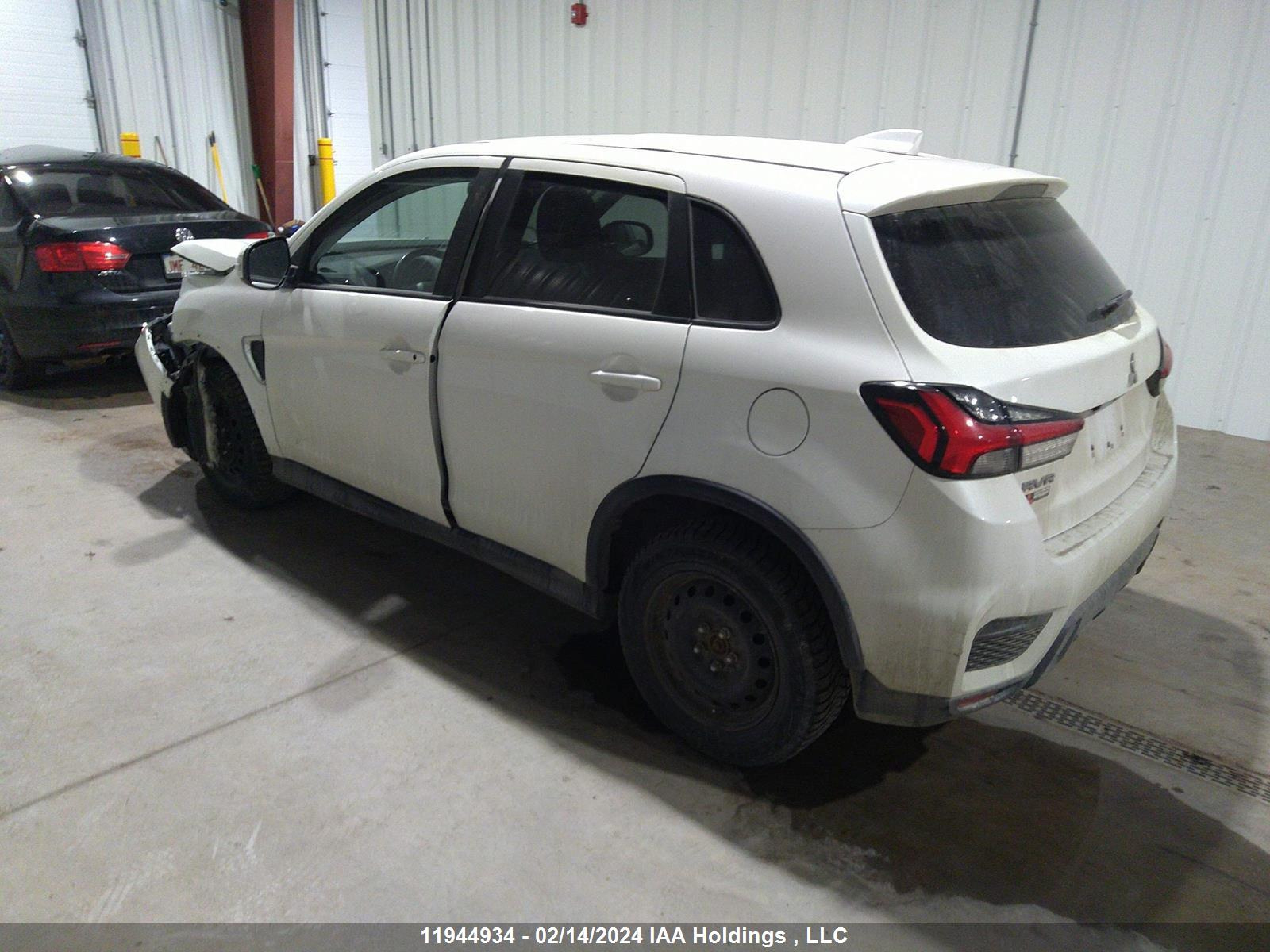 Photo 2 VIN: JA4AJ4AW3LU601115 - MITSUBISHI RVR 