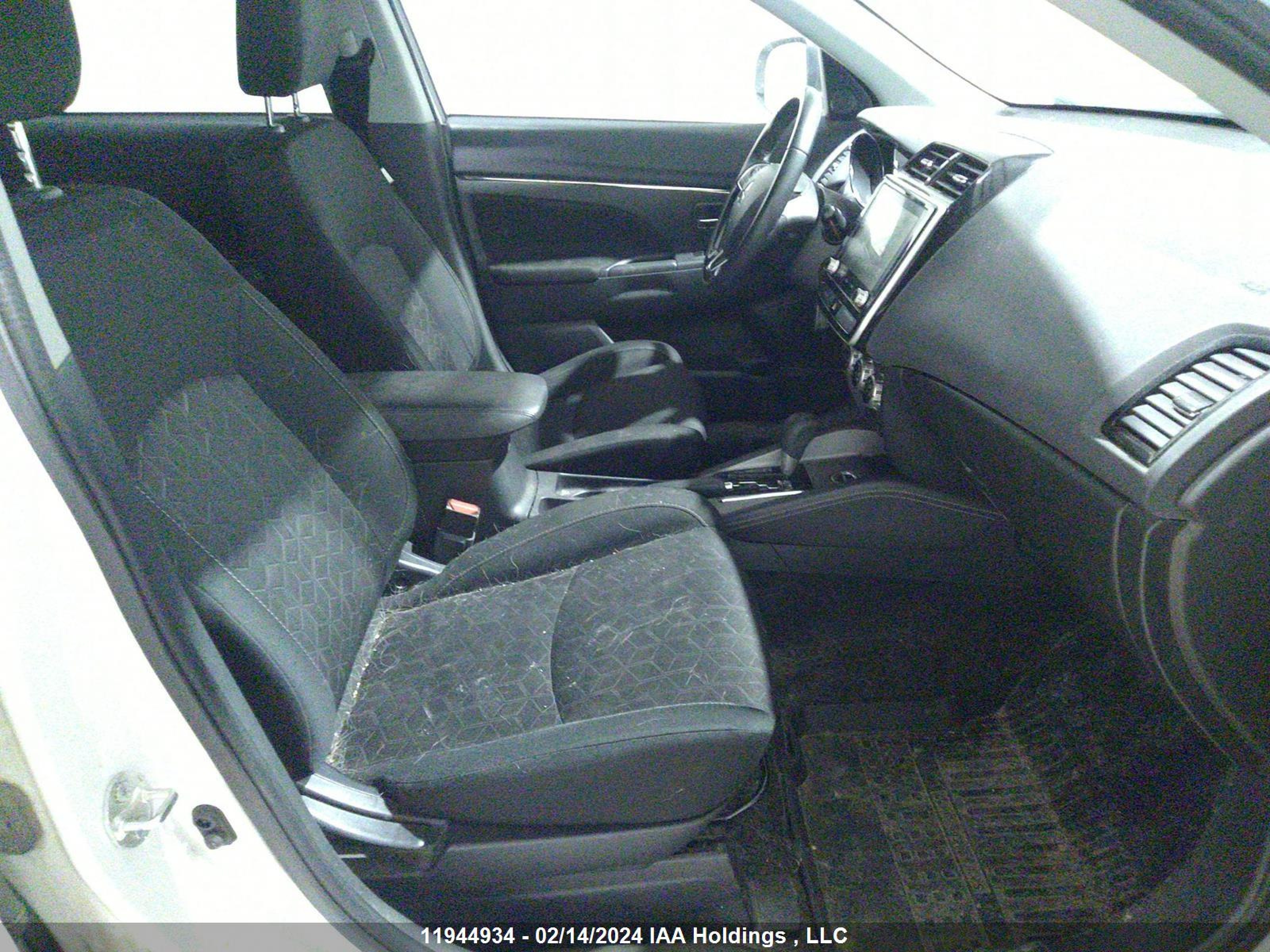 Photo 4 VIN: JA4AJ4AW3LU601115 - MITSUBISHI RVR 