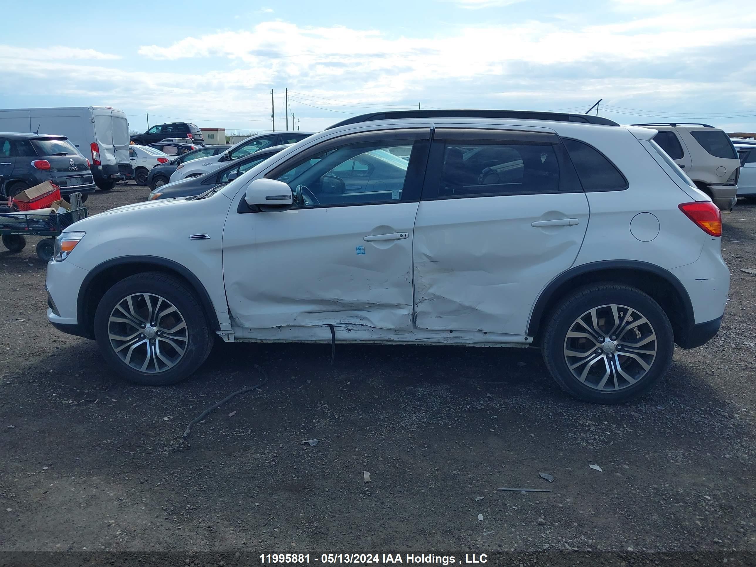 Photo 12 VIN: JA4AJ4AW4GZ606123 - MITSUBISHI RVR 