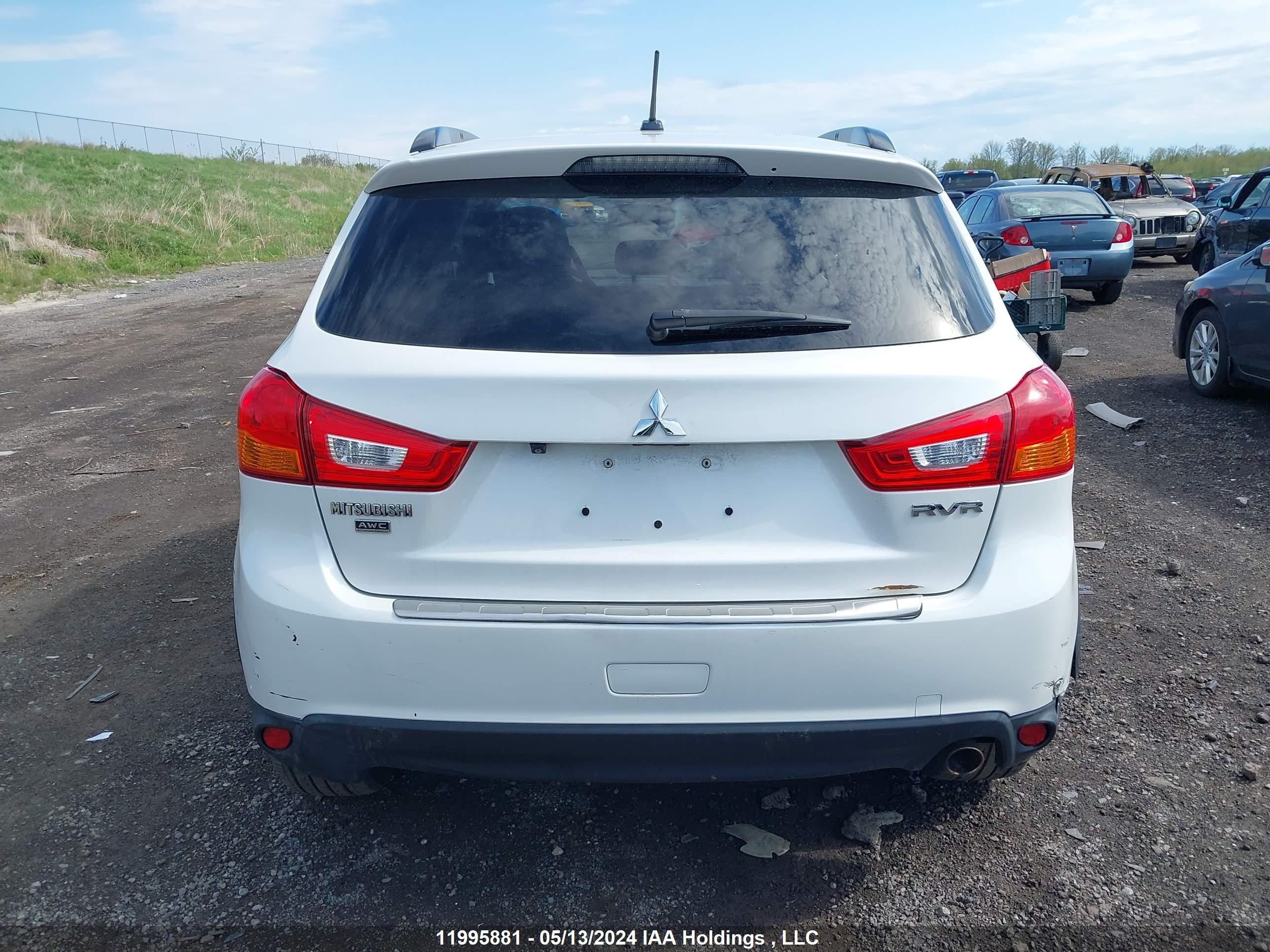 Photo 14 VIN: JA4AJ4AW4GZ606123 - MITSUBISHI RVR 