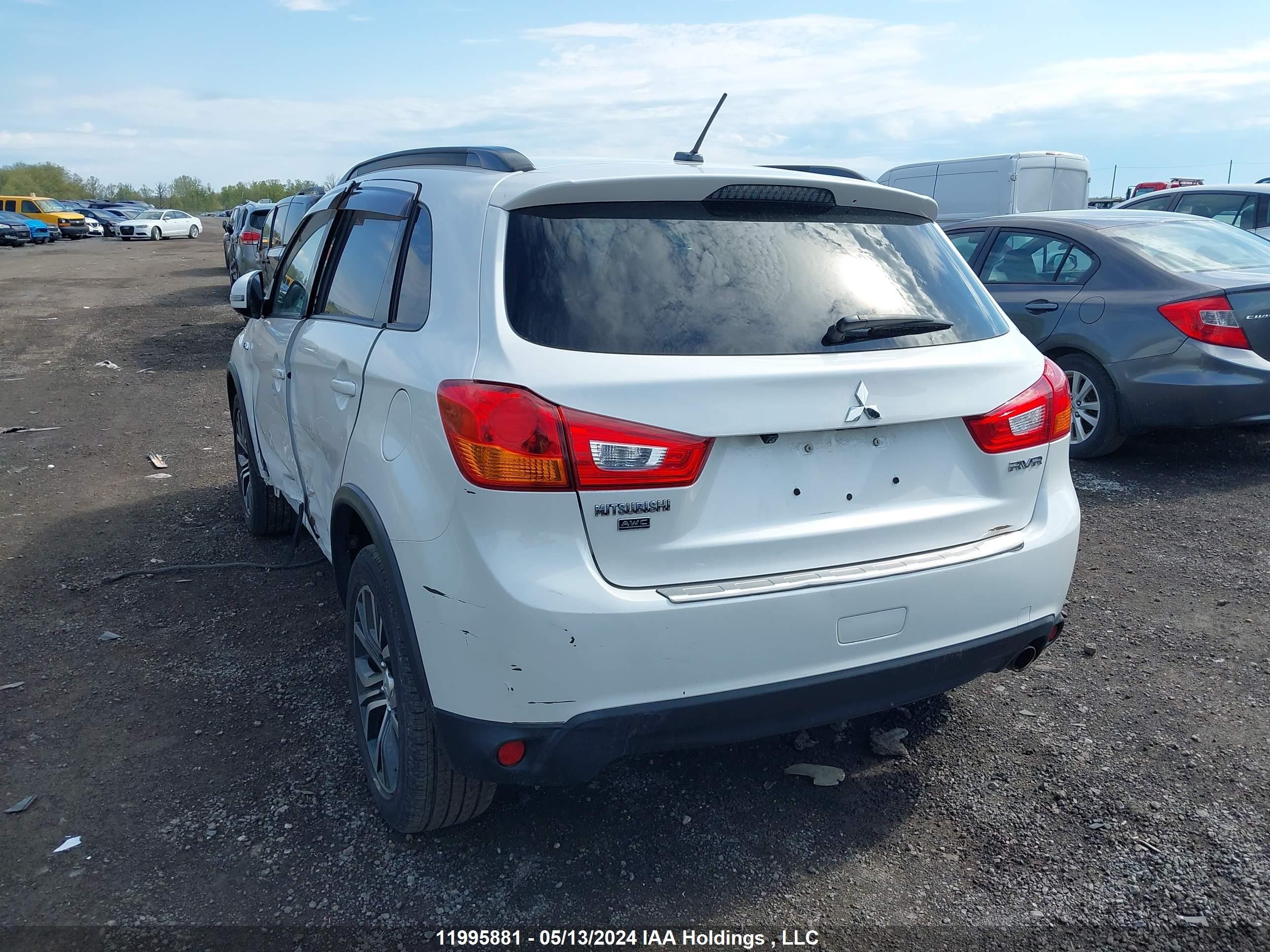 Photo 2 VIN: JA4AJ4AW4GZ606123 - MITSUBISHI RVR 