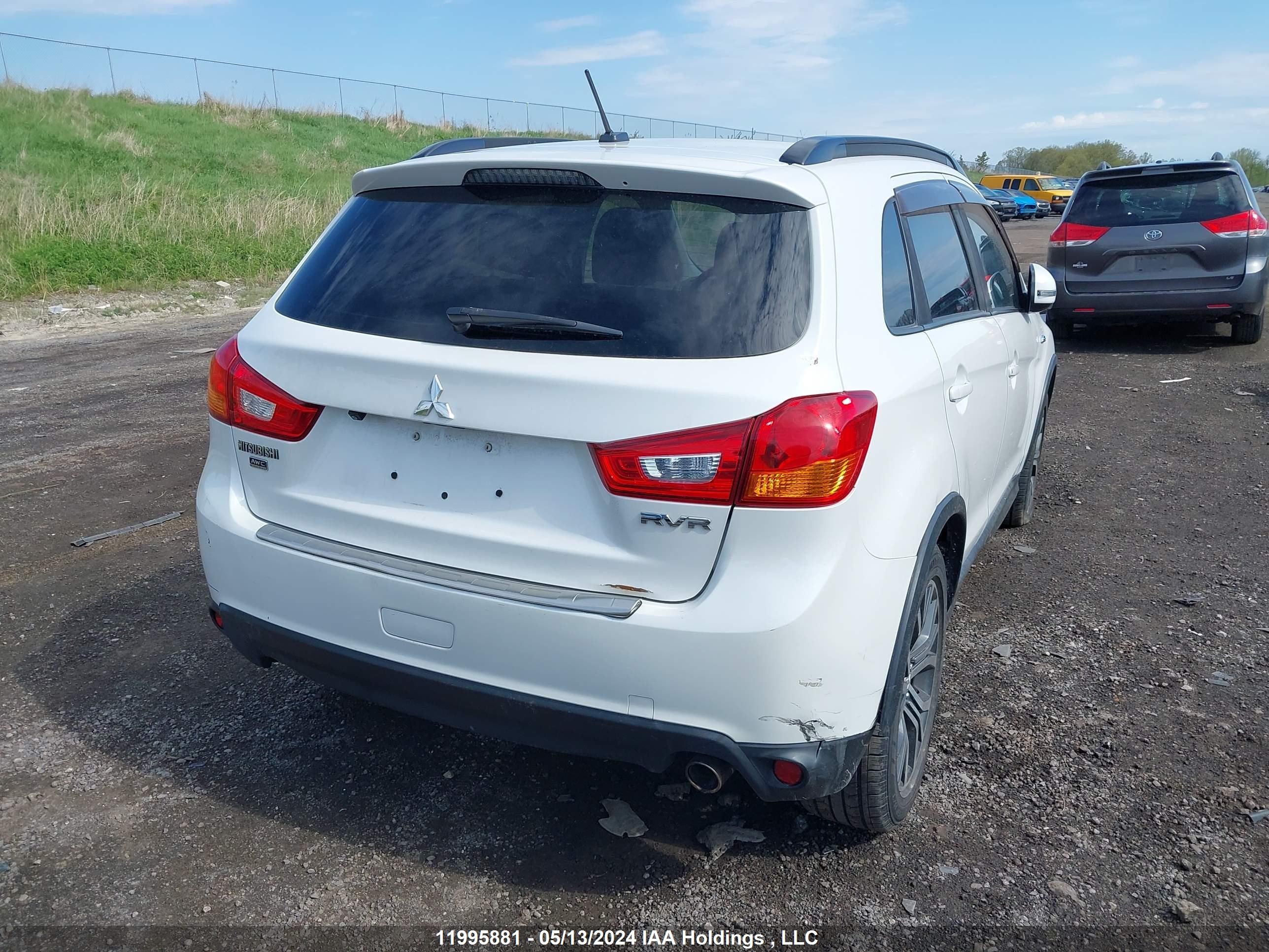 Photo 3 VIN: JA4AJ4AW4GZ606123 - MITSUBISHI RVR 