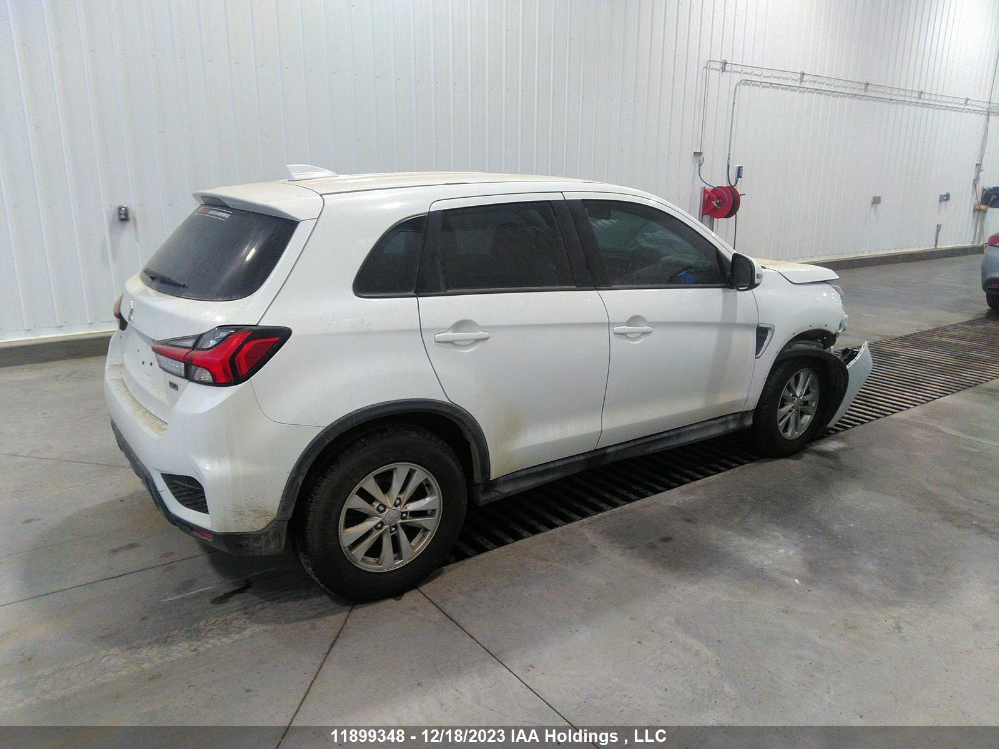 Photo 3 VIN: JA4AJ4AW5LU602587 - MITSUBISHI RVR 