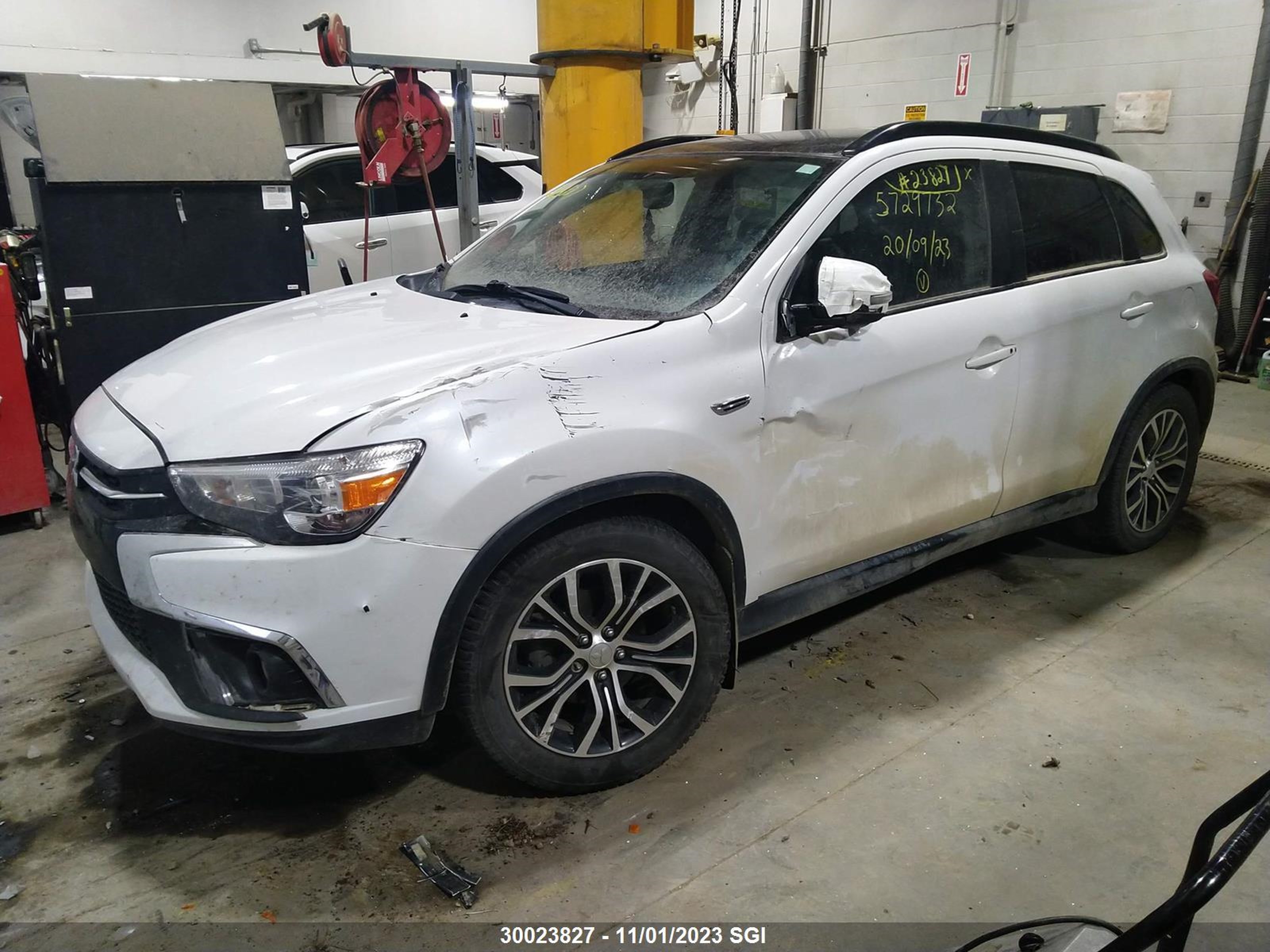 Photo 1 VIN: JA4AJ4AW6JZ612254 - MITSUBISHI RVR 