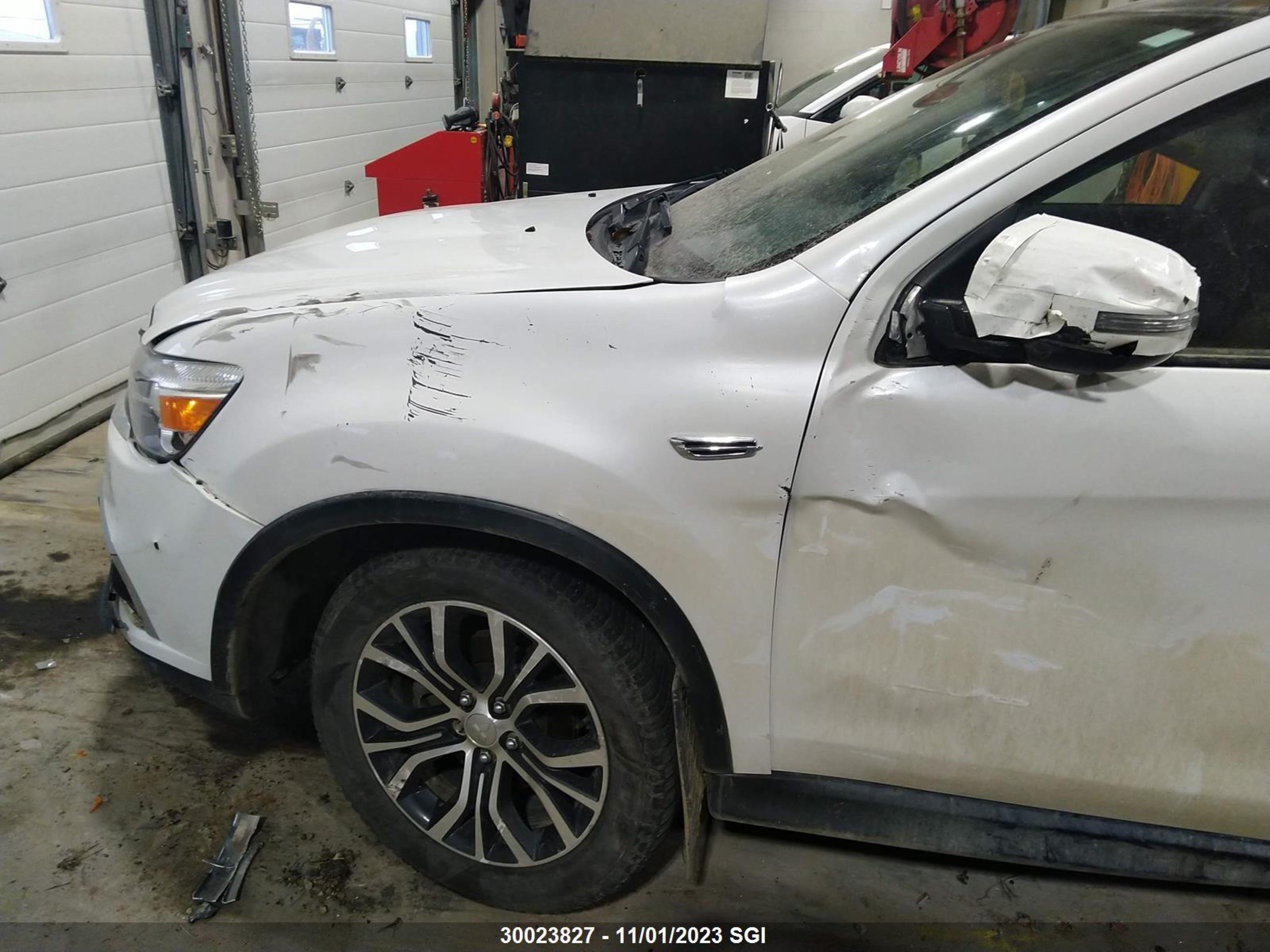 Photo 5 VIN: JA4AJ4AW6JZ612254 - MITSUBISHI RVR 