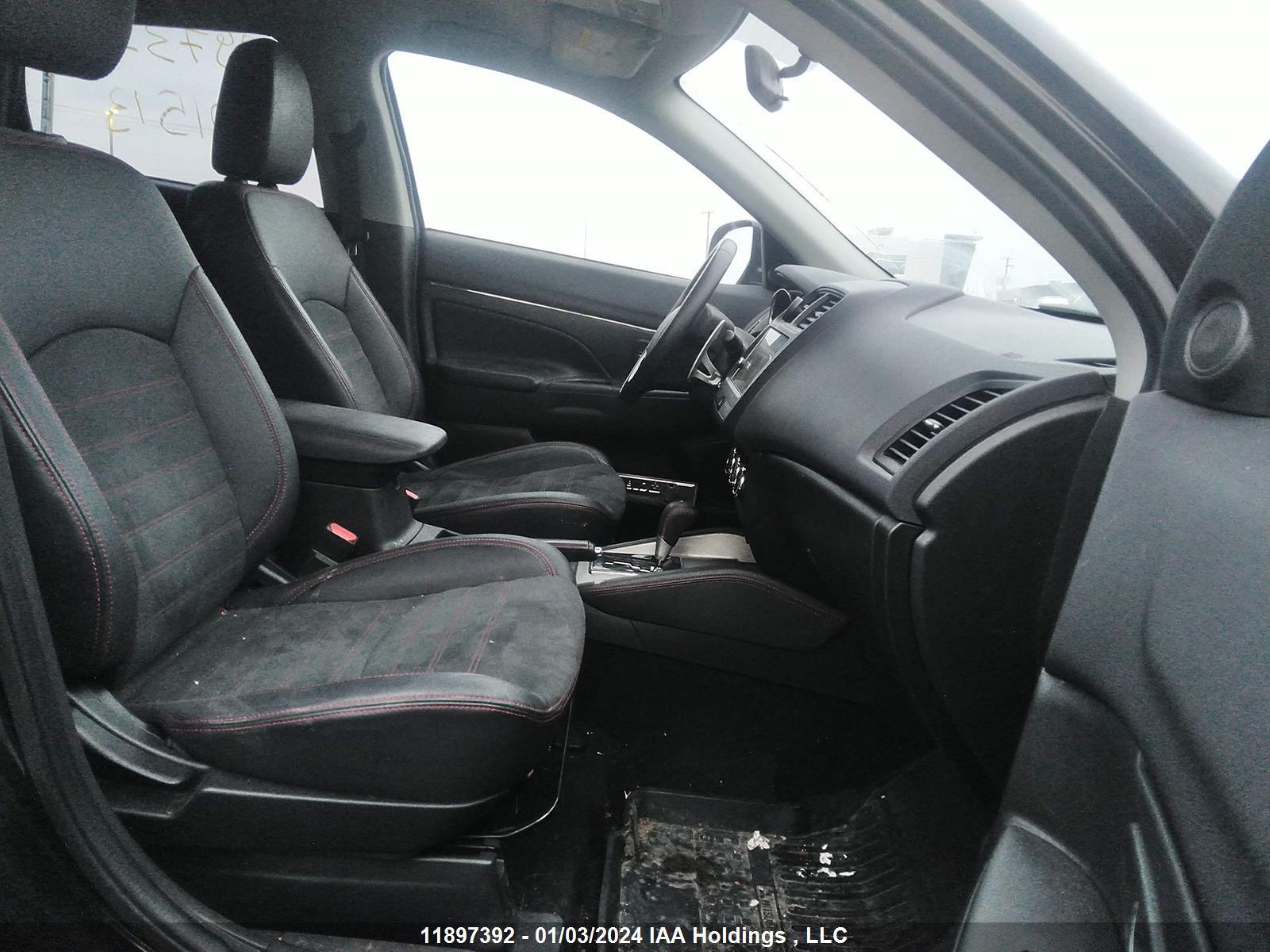 Photo 4 VIN: JA4AJ4AW6KU601513 - MITSUBISHI RVR 