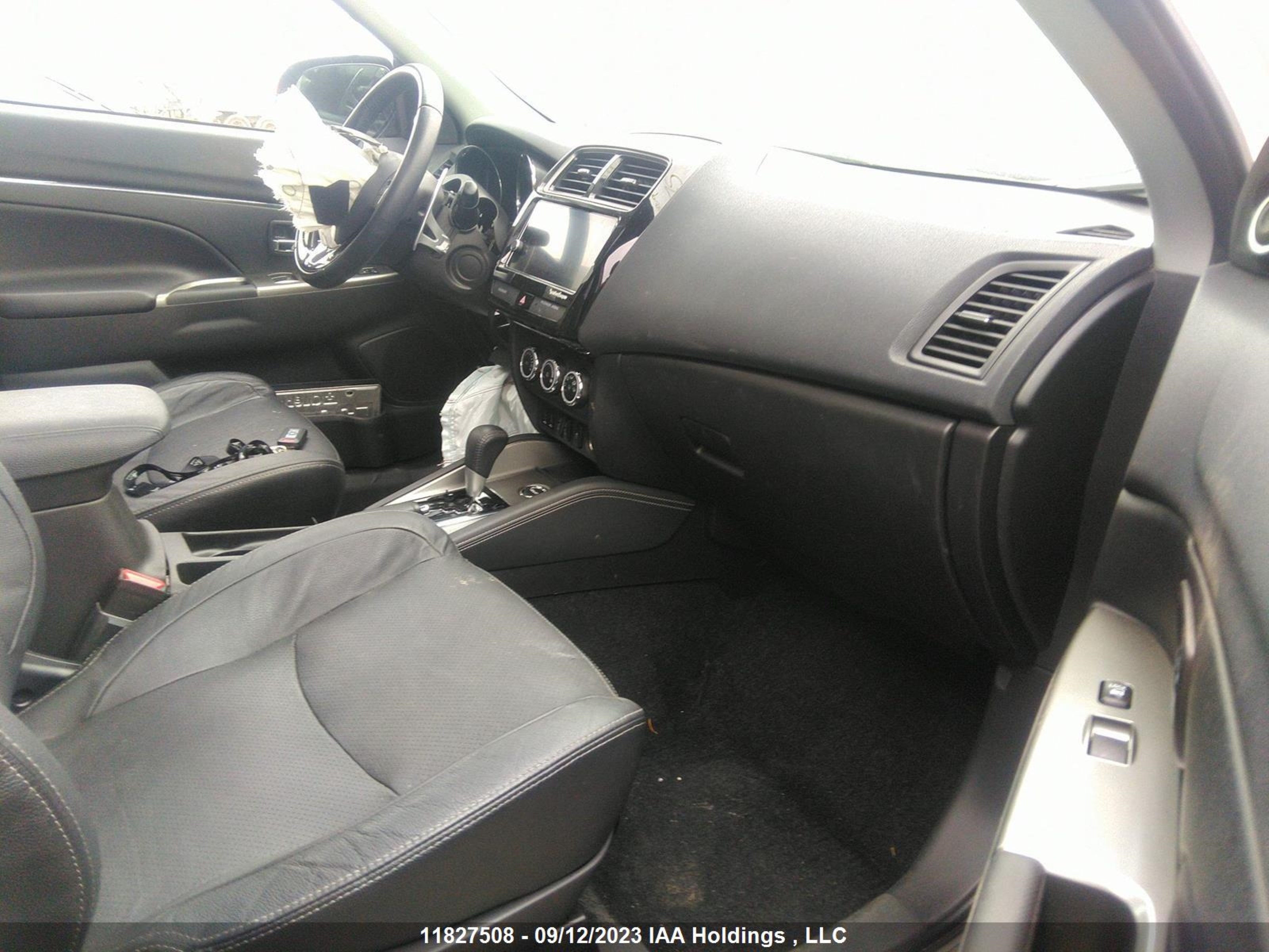 Photo 4 VIN: JA4AJ4AW6KU602970 - MITSUBISHI RVR 