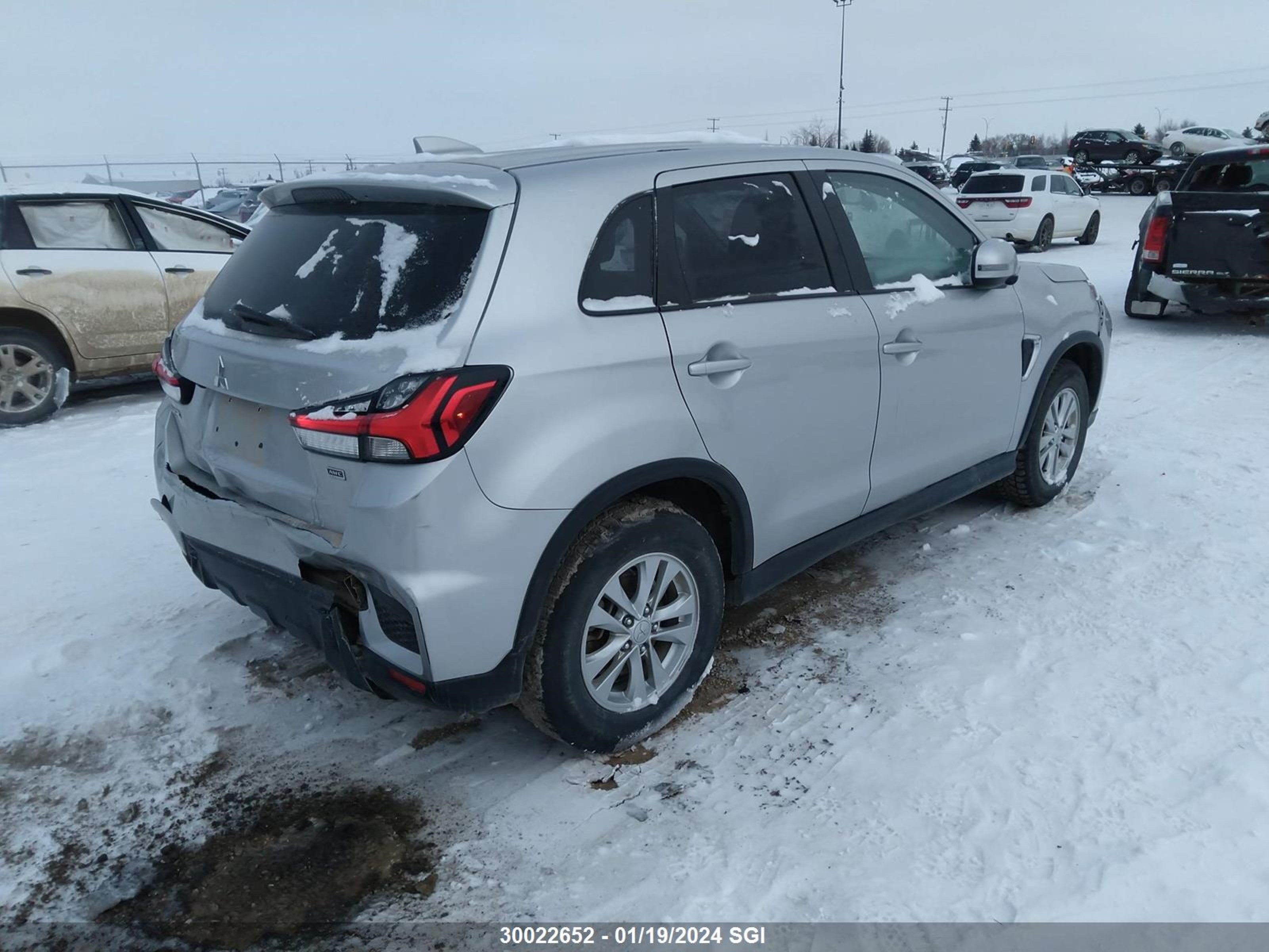 Photo 3 VIN: JA4AJ4AW6LU603716 - MITSUBISHI RVR 