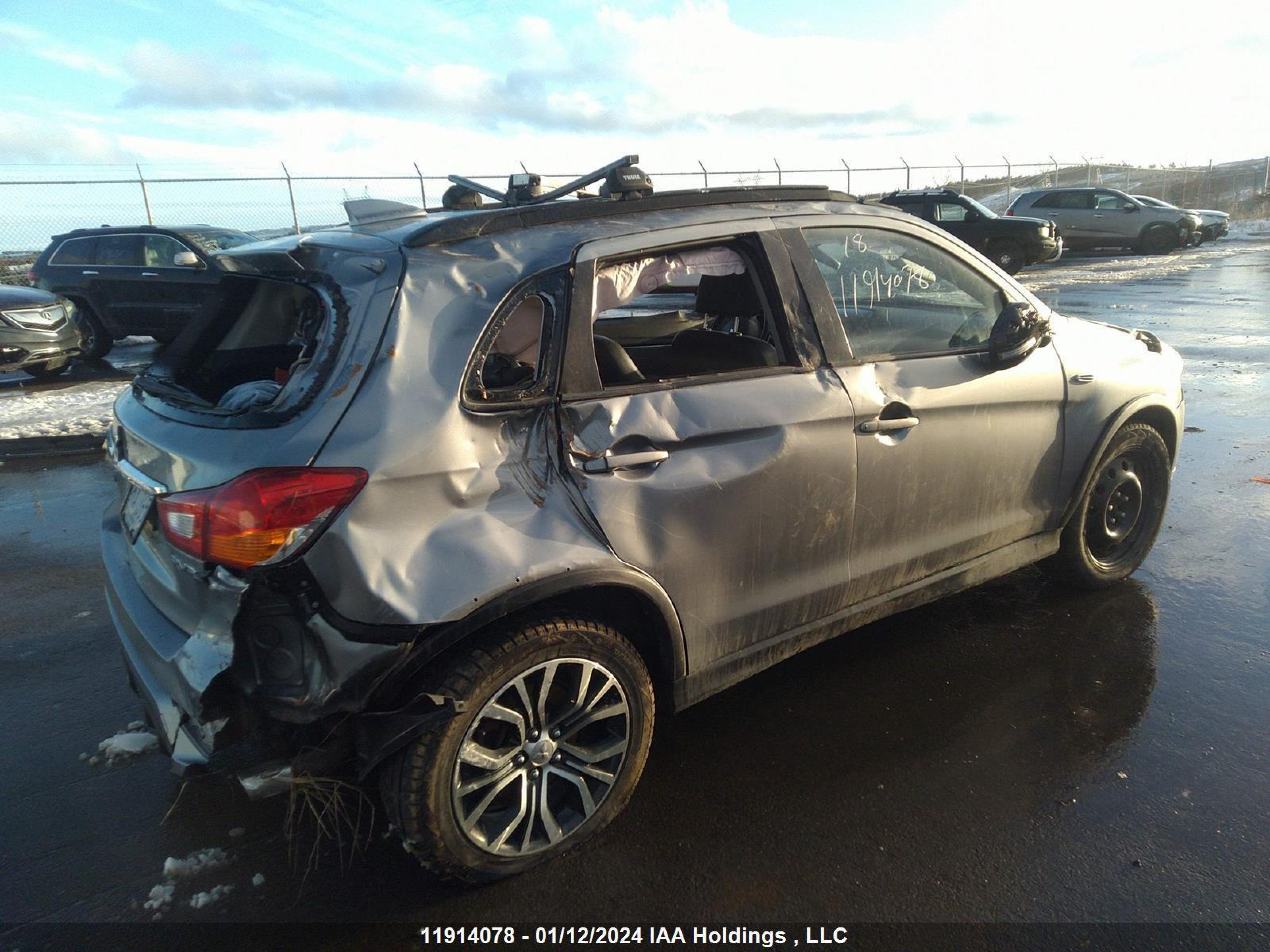 Photo 3 VIN: JA4AJ4AW7JZ612909 - MITSUBISHI RVR 