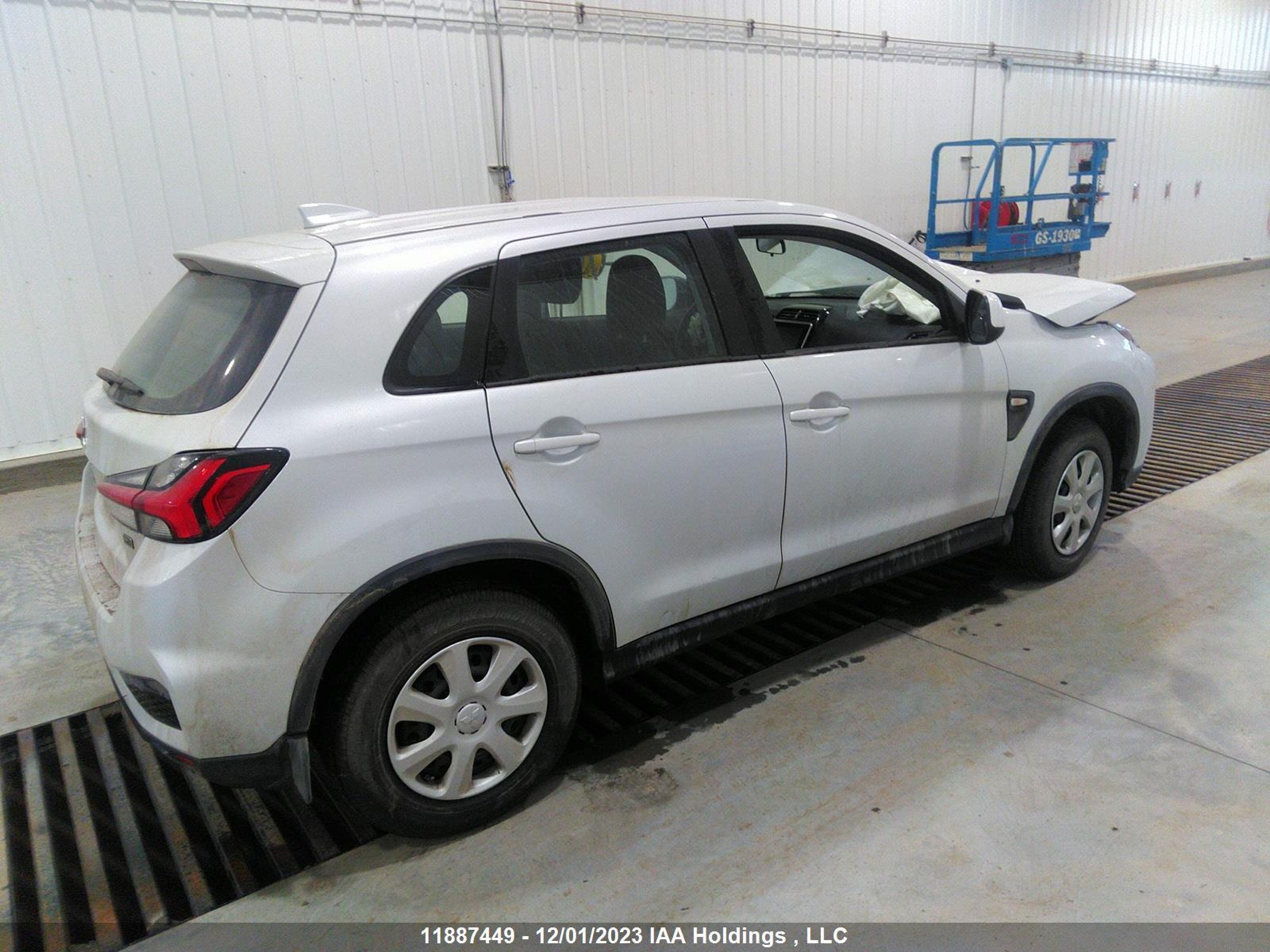 Photo 3 VIN: JA4AJUAU3PU604844 - MITSUBISHI RVR 