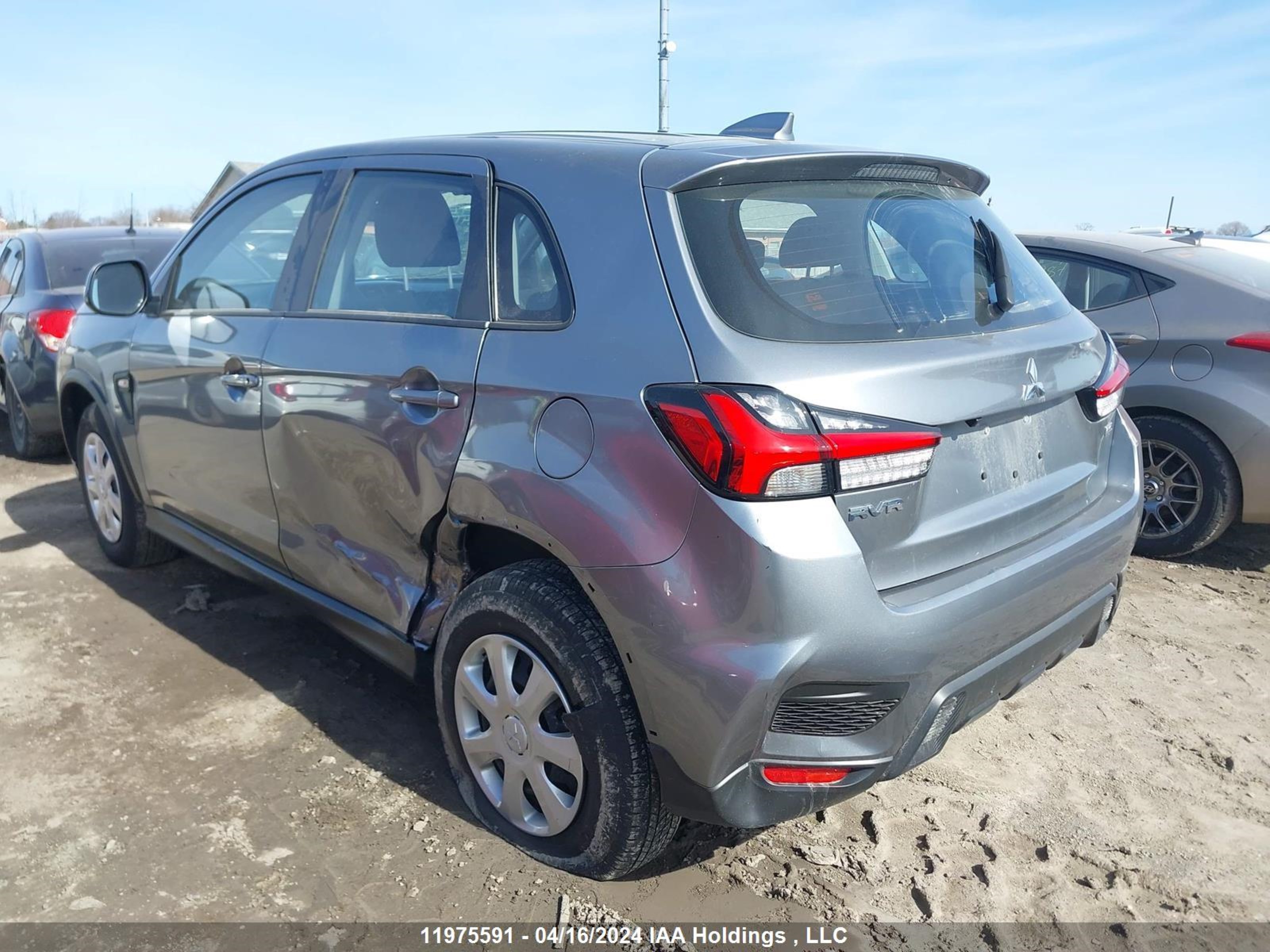 Photo 5 VIN: JA4AJUAU7NU605413 - MITSUBISHI RVR 