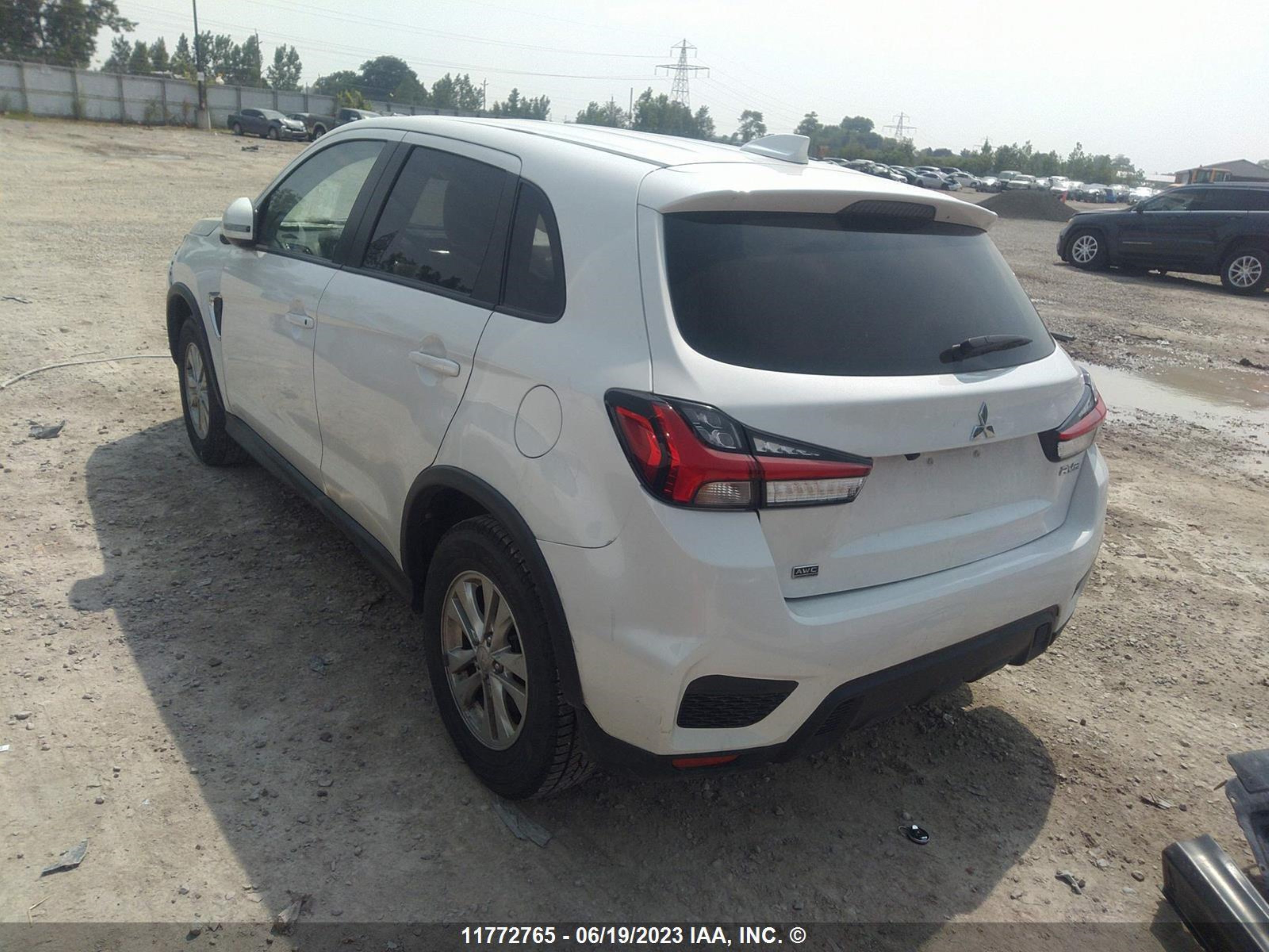 Photo 2 VIN: JA4AJVAW0MU602357 - MITSUBISHI RVR 