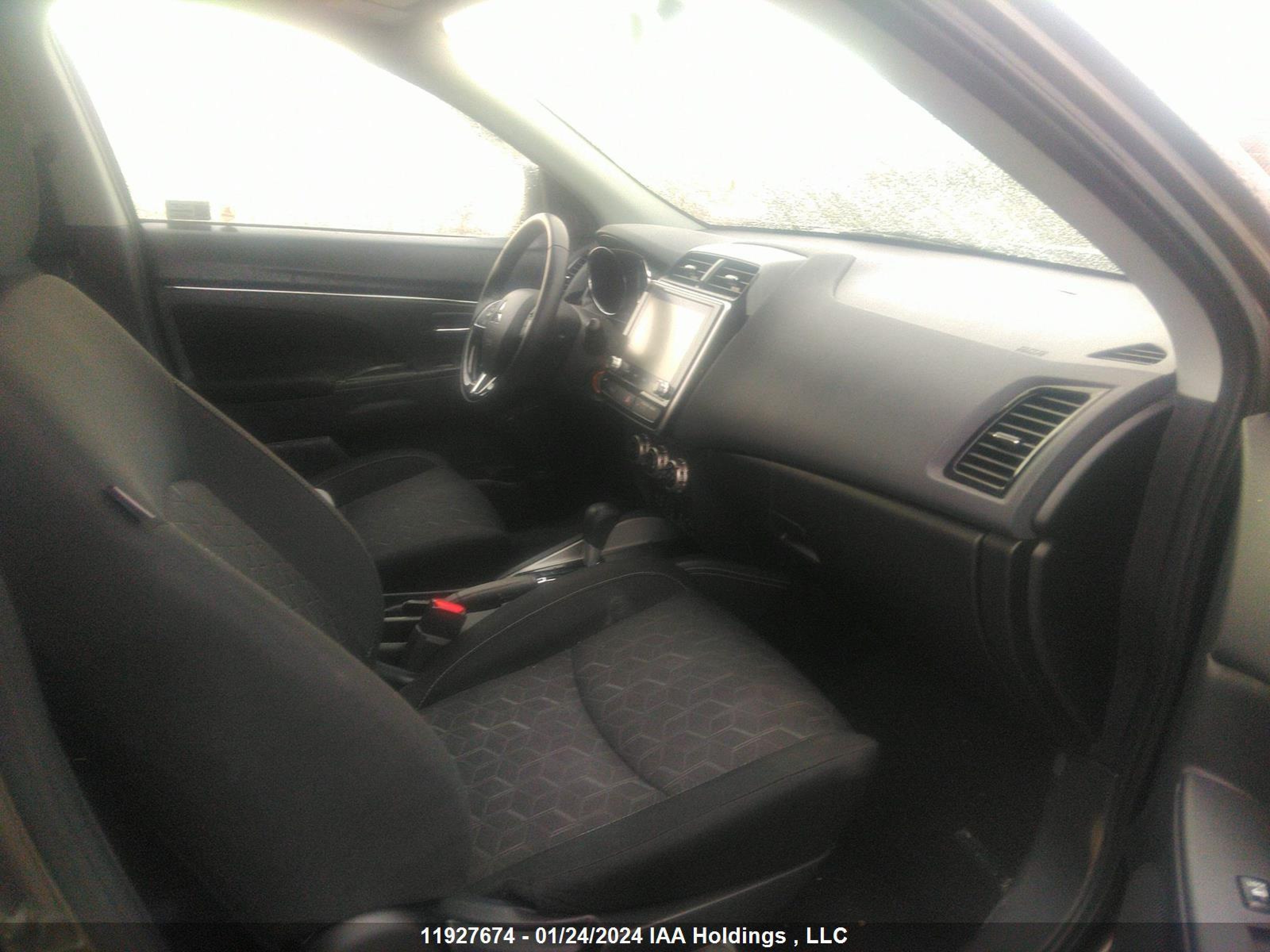 Photo 4 VIN: JA4AJVAW0MU603881 - MITSUBISHI RVR 