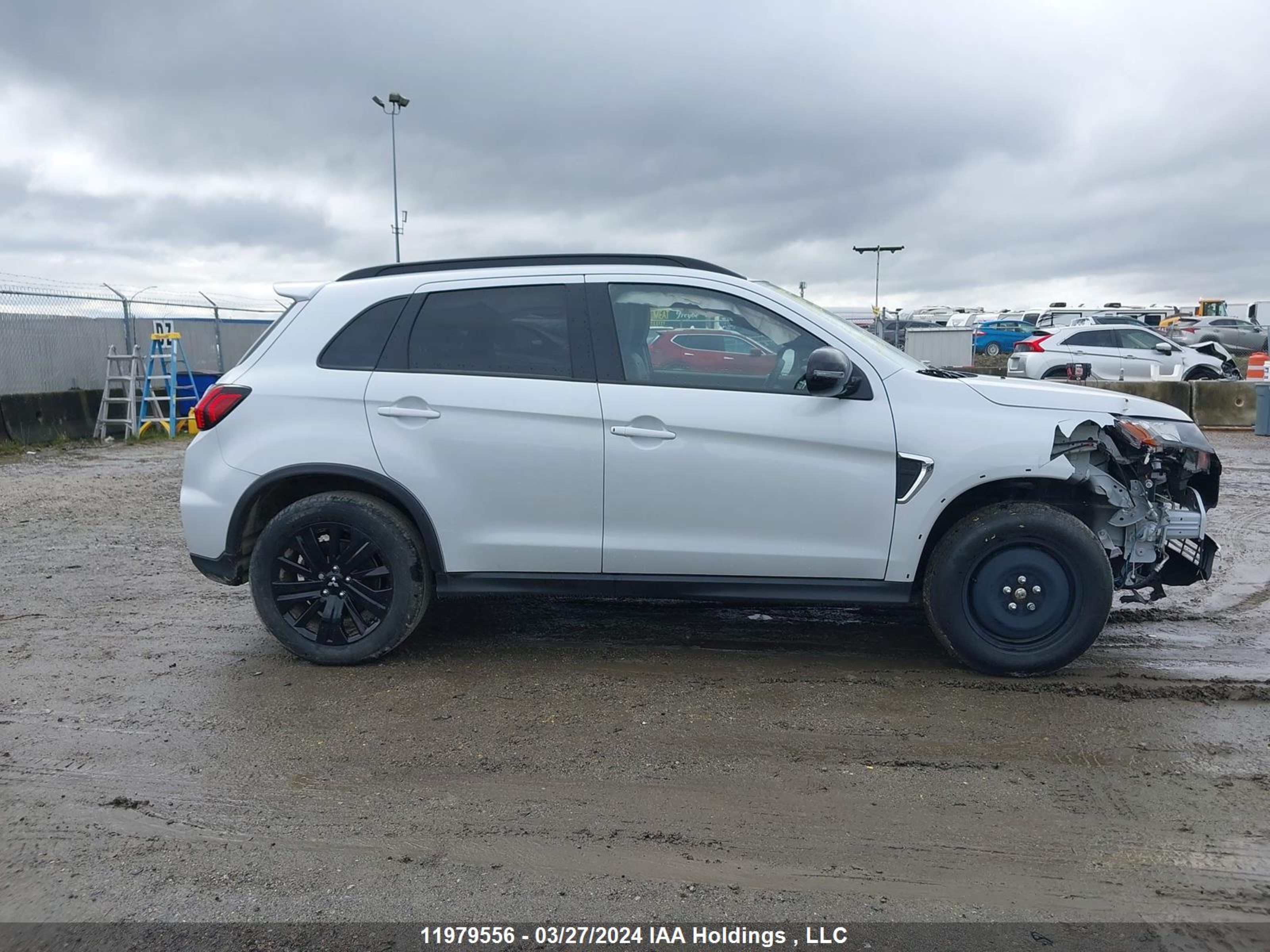 Photo 13 VIN: JA4AJVAW0PU603254 - MITSUBISHI RVR 