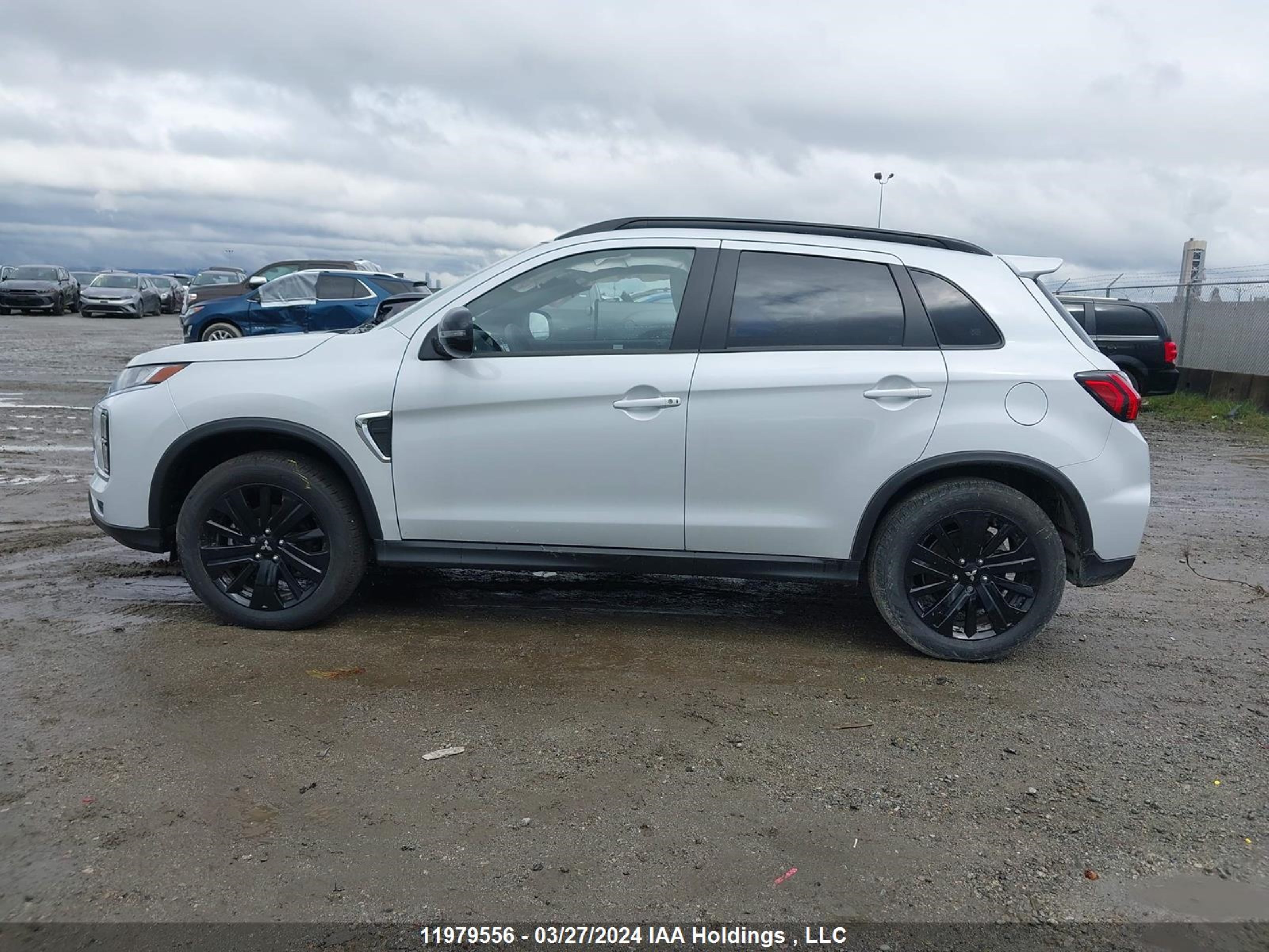 Photo 14 VIN: JA4AJVAW0PU603254 - MITSUBISHI RVR 