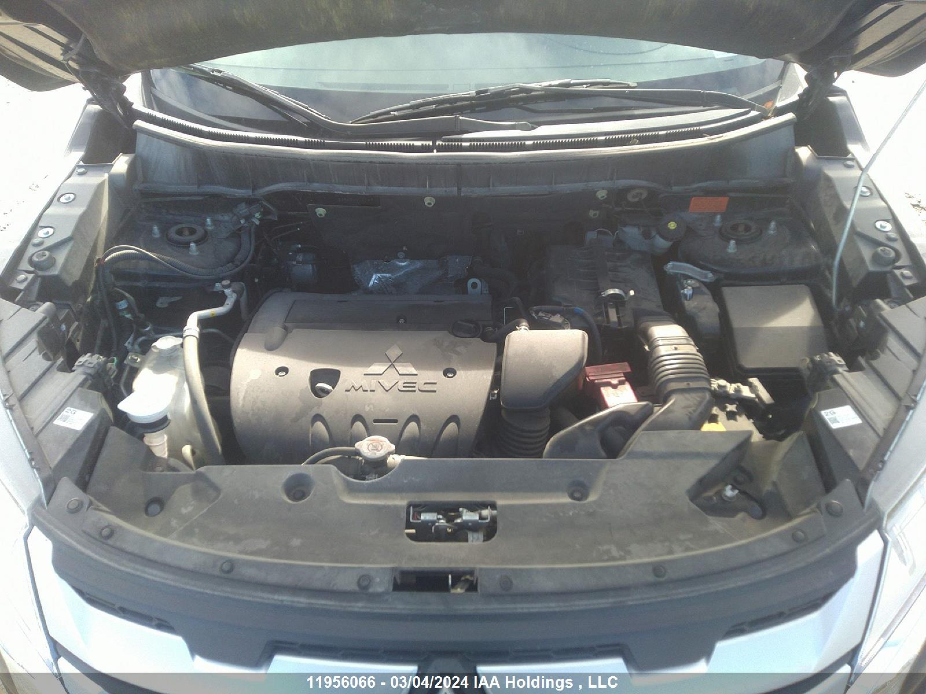 Photo 9 VIN: JA4AJVAW2MU606149 - MITSUBISHI RVR 