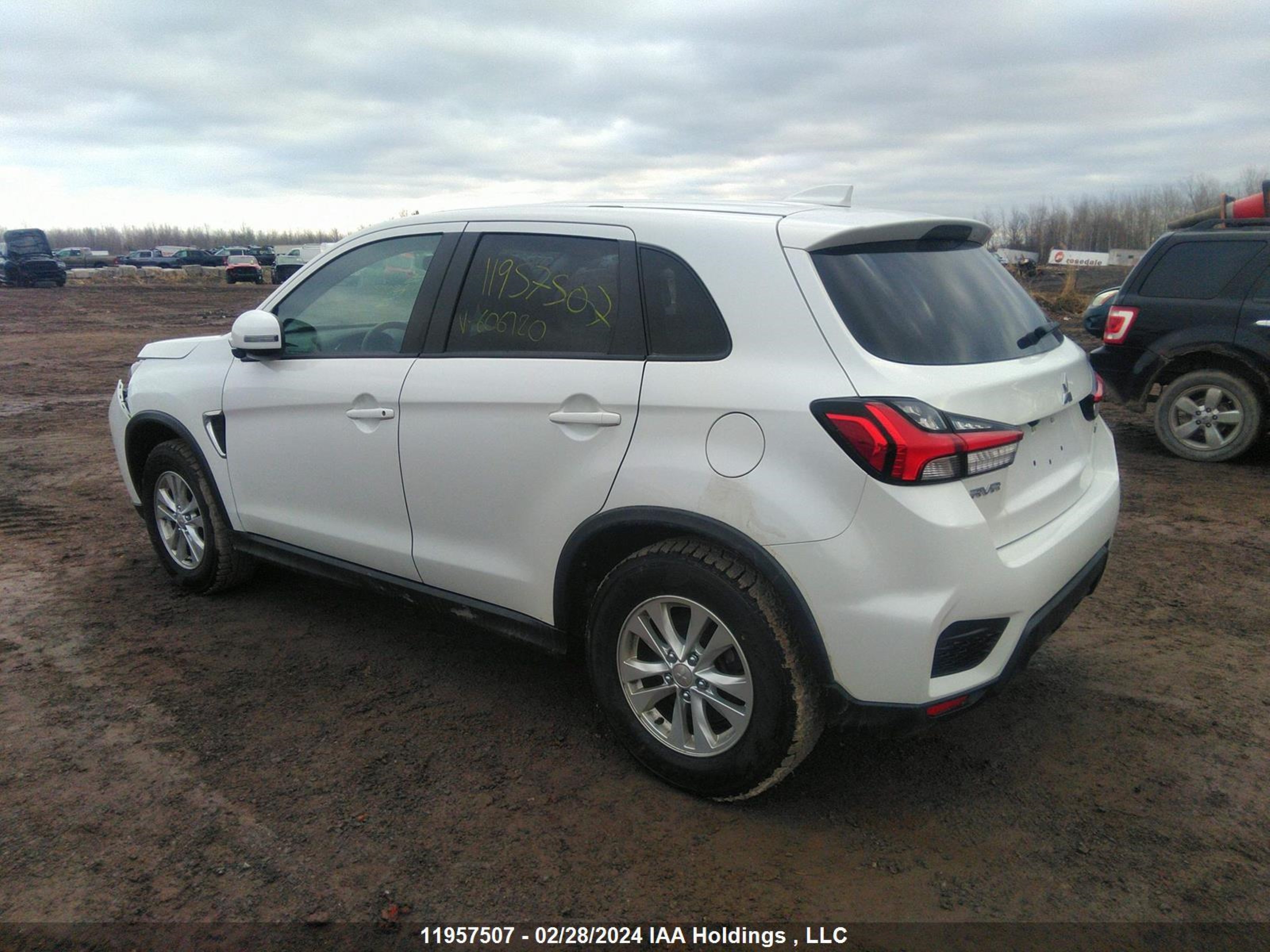 Photo 2 VIN: JA4AJVAW2MU606720 - MITSUBISHI RVR 