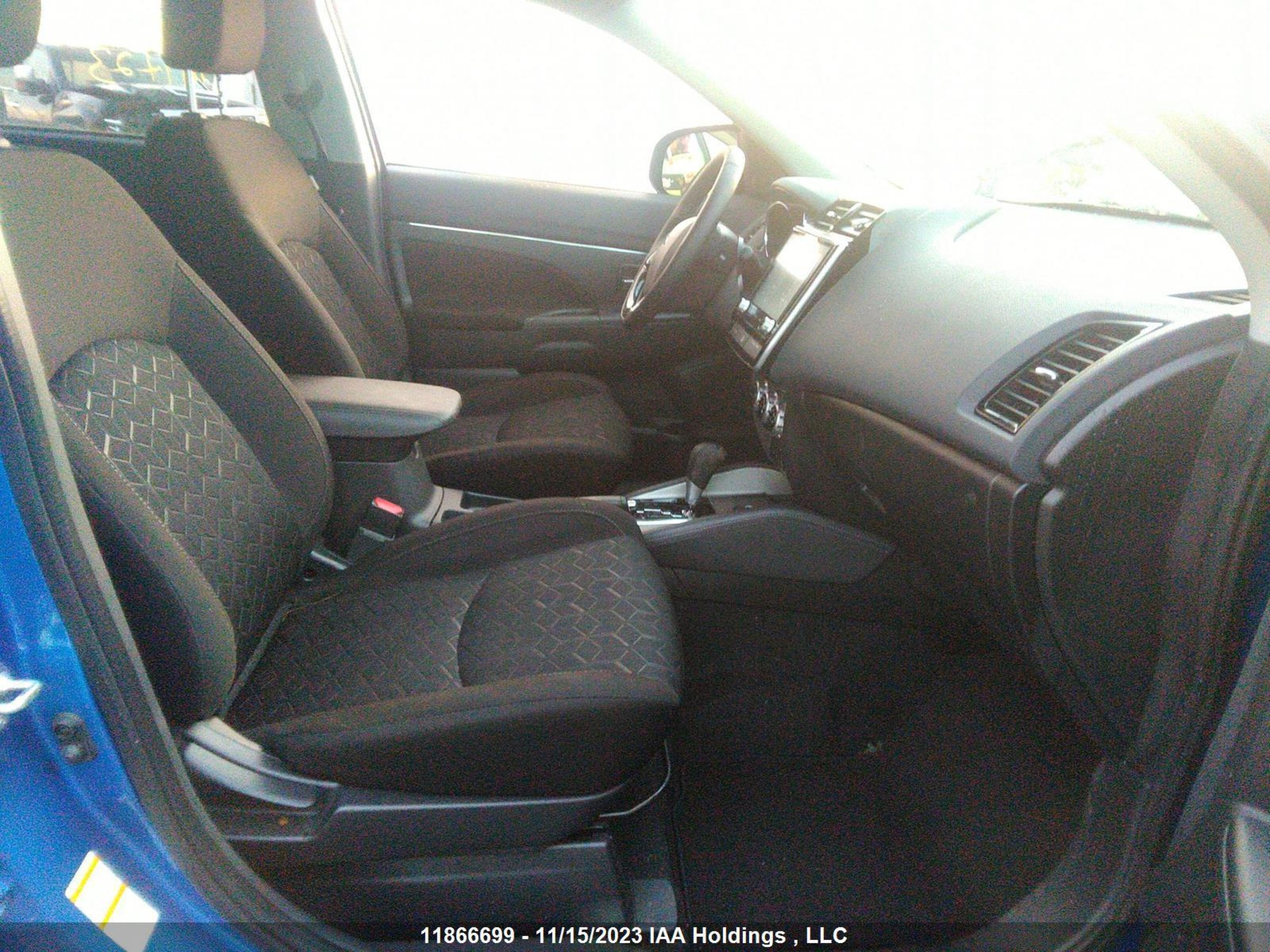 Photo 4 VIN: JA4AJVAW2PU600484 - MITSUBISHI RVR 