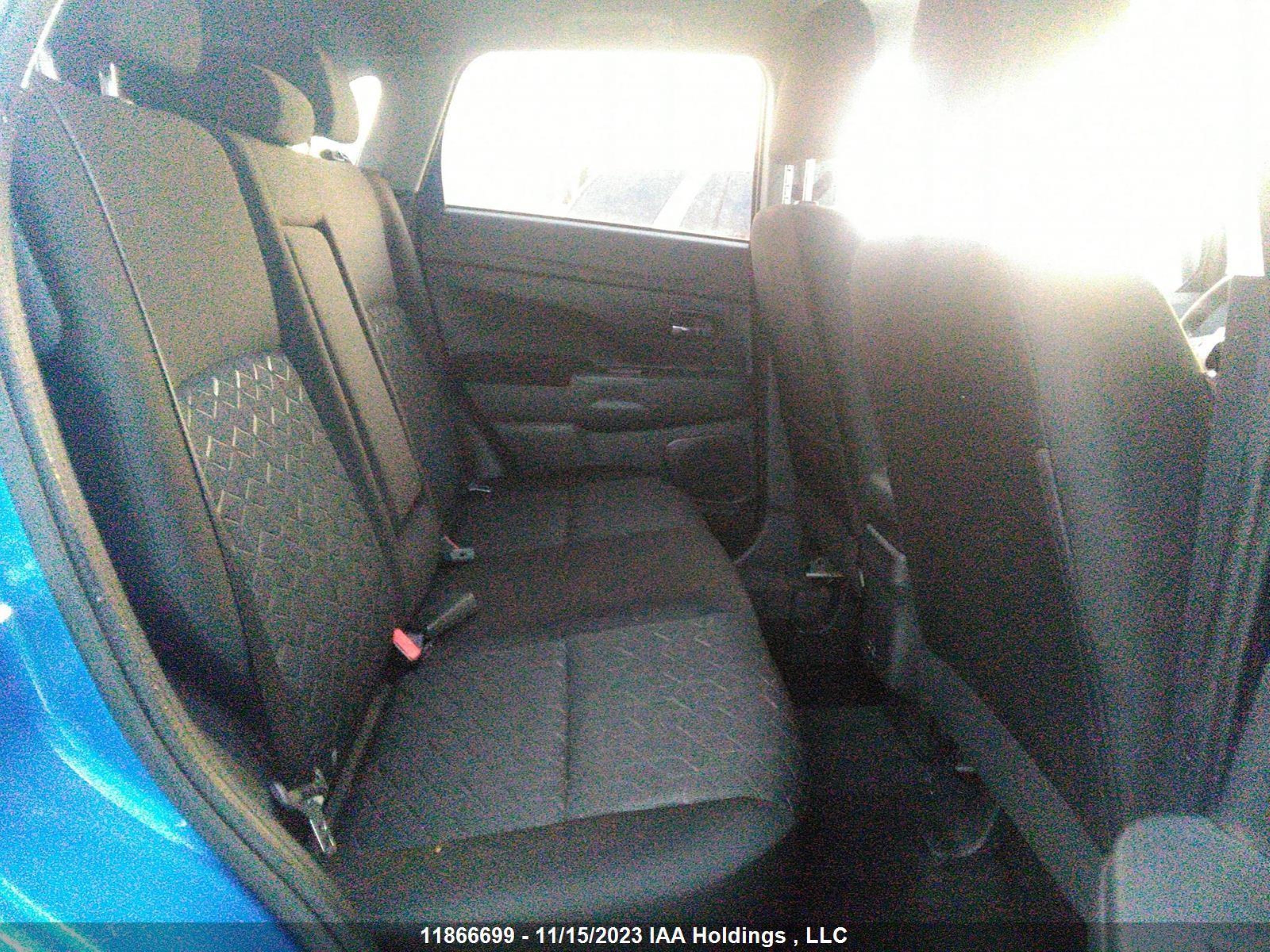 Photo 7 VIN: JA4AJVAW2PU600484 - MITSUBISHI RVR 