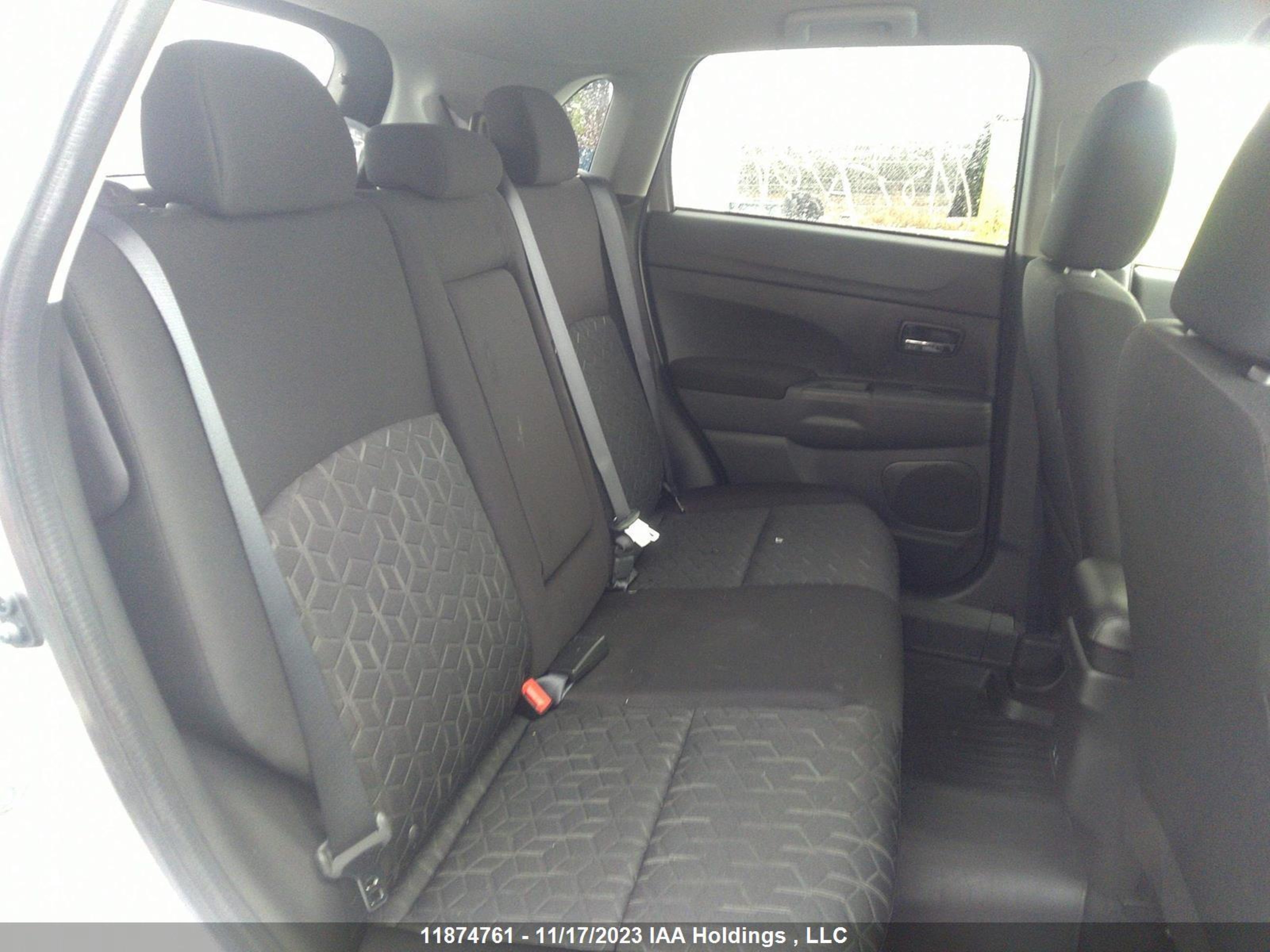 Photo 7 VIN: JA4AJVAW2PU606852 - MITSUBISHI RVR 