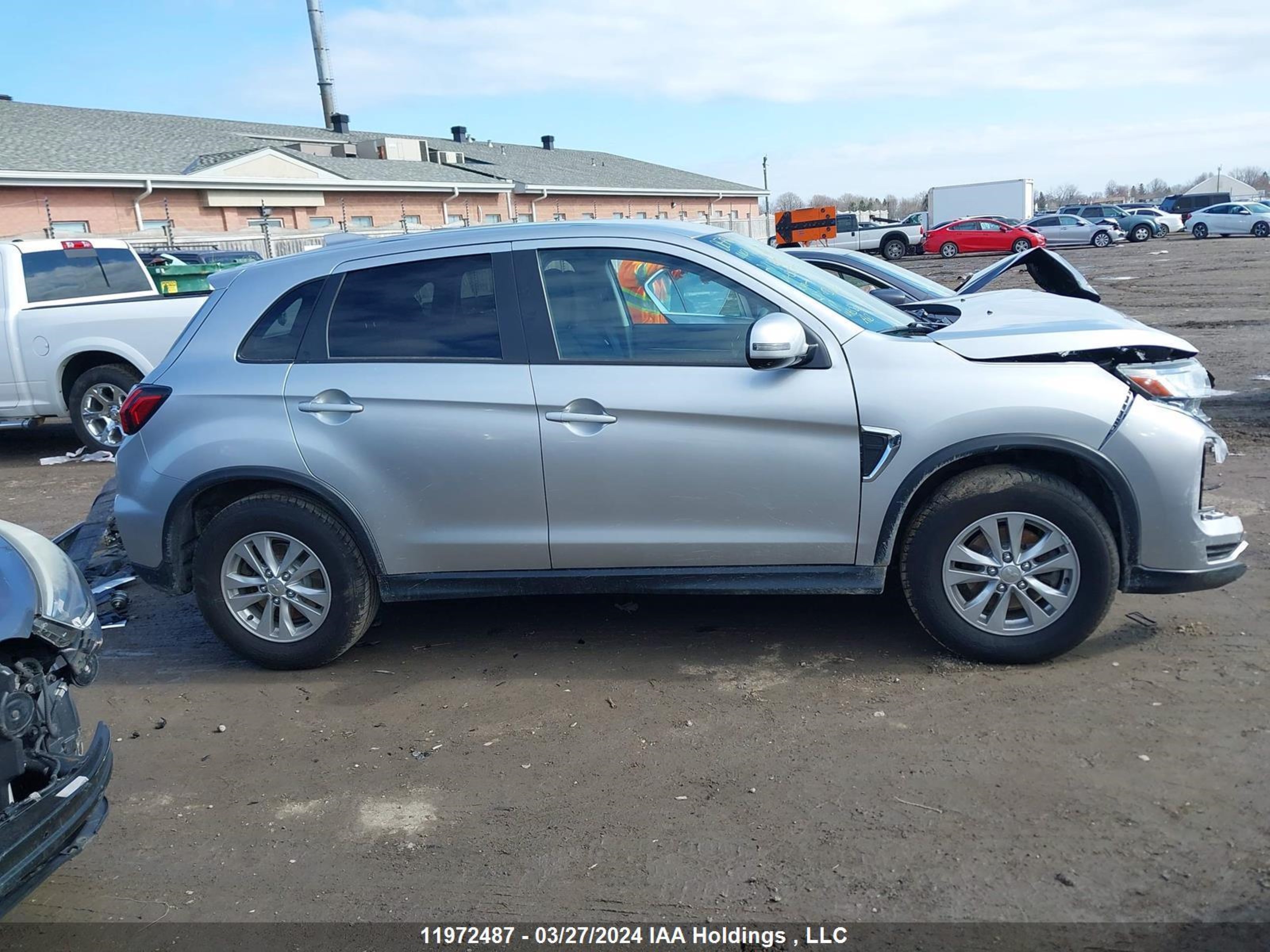 Photo 12 VIN: JA4AJVAW3MU606869 - MITSUBISHI RVR 