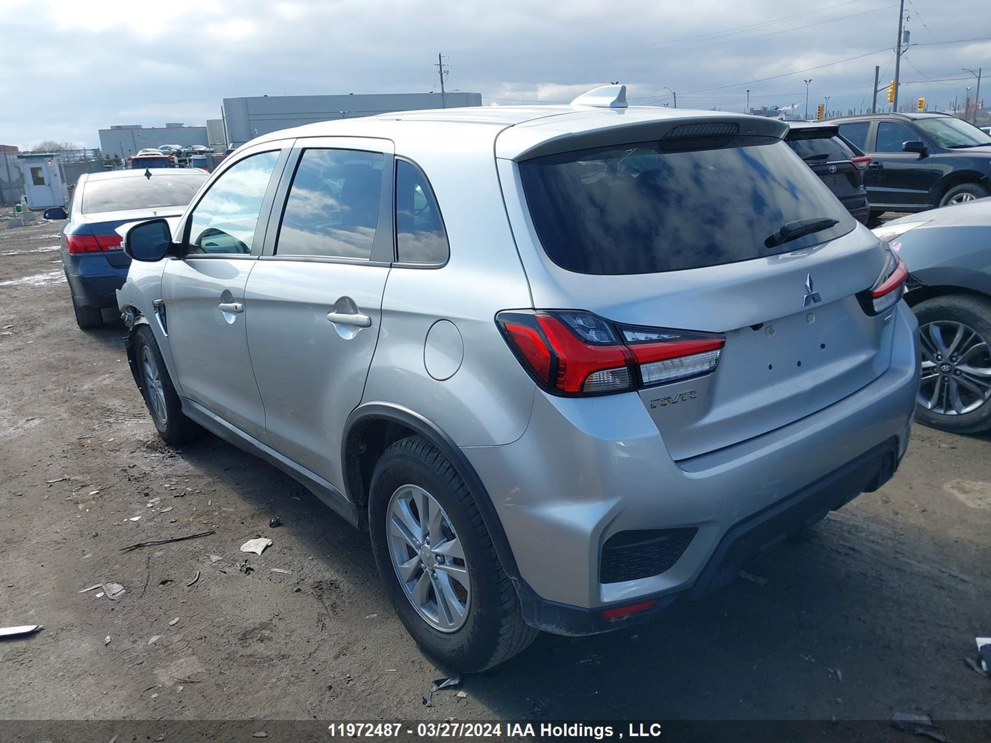 Photo 2 VIN: JA4AJVAW3MU606869 - MITSUBISHI RVR 