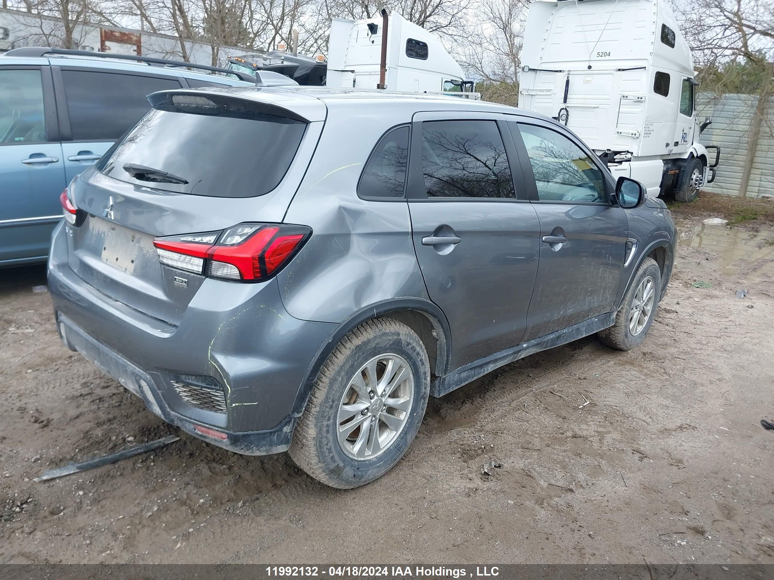 Photo 3 VIN: JA4AJVAW3NU602032 - MITSUBISHI RVR 