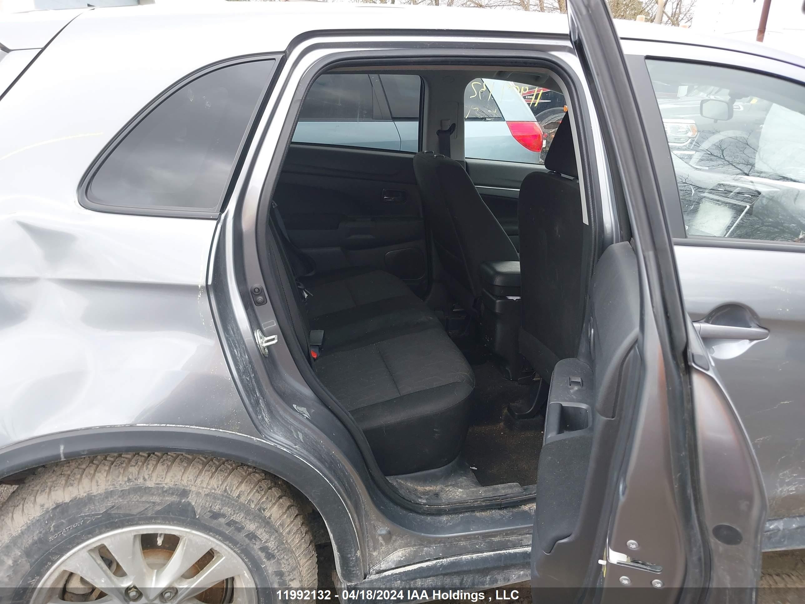 Photo 7 VIN: JA4AJVAW3NU602032 - MITSUBISHI RVR 