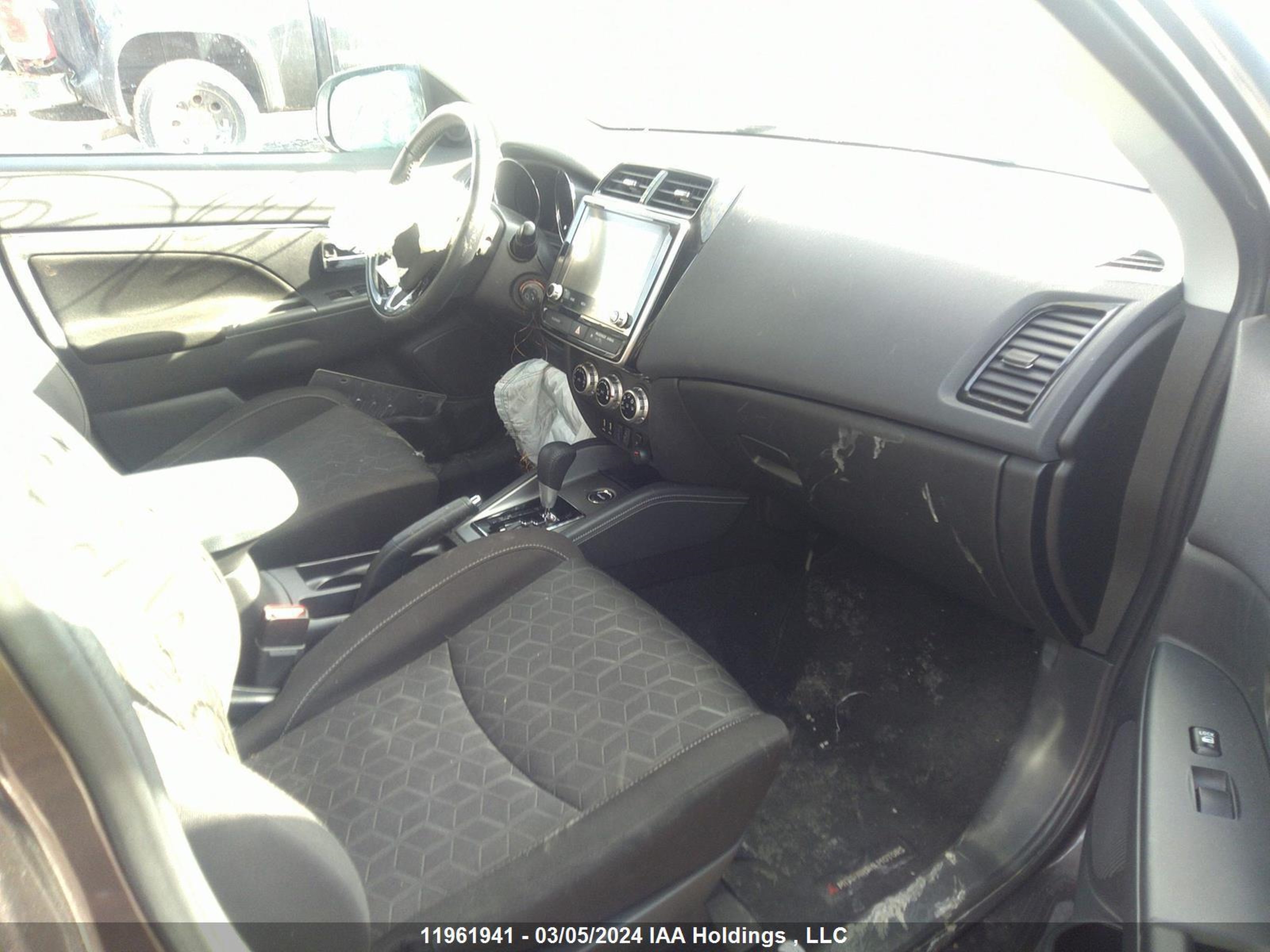 Photo 4 VIN: JA4AJVAW5MU605755 - MITSUBISHI RVR 