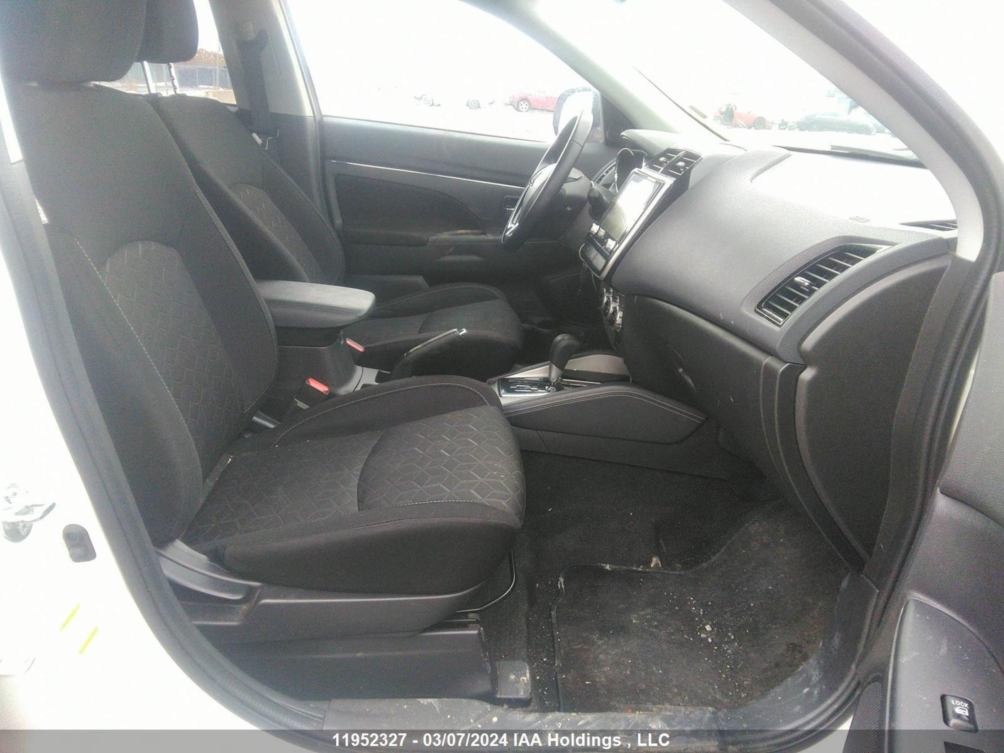 Photo 4 VIN: JA4AJVAW7MU602064 - MITSUBISHI RVR 