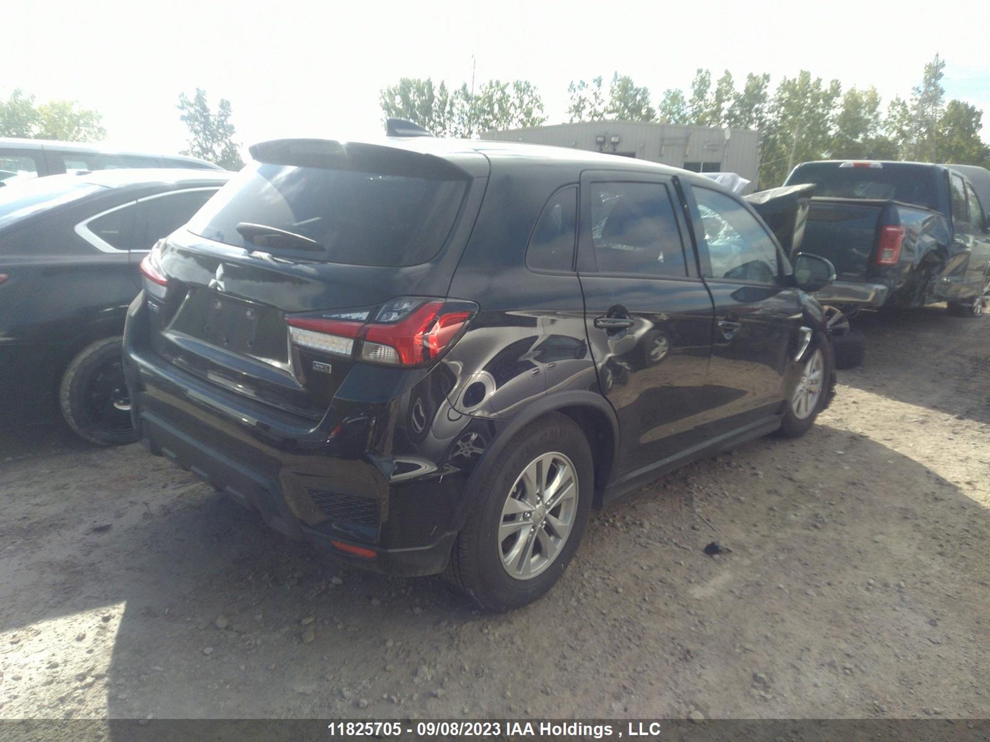 Photo 3 VIN: JA4AJVAW7NU605354 - MITSUBISHI RVR 