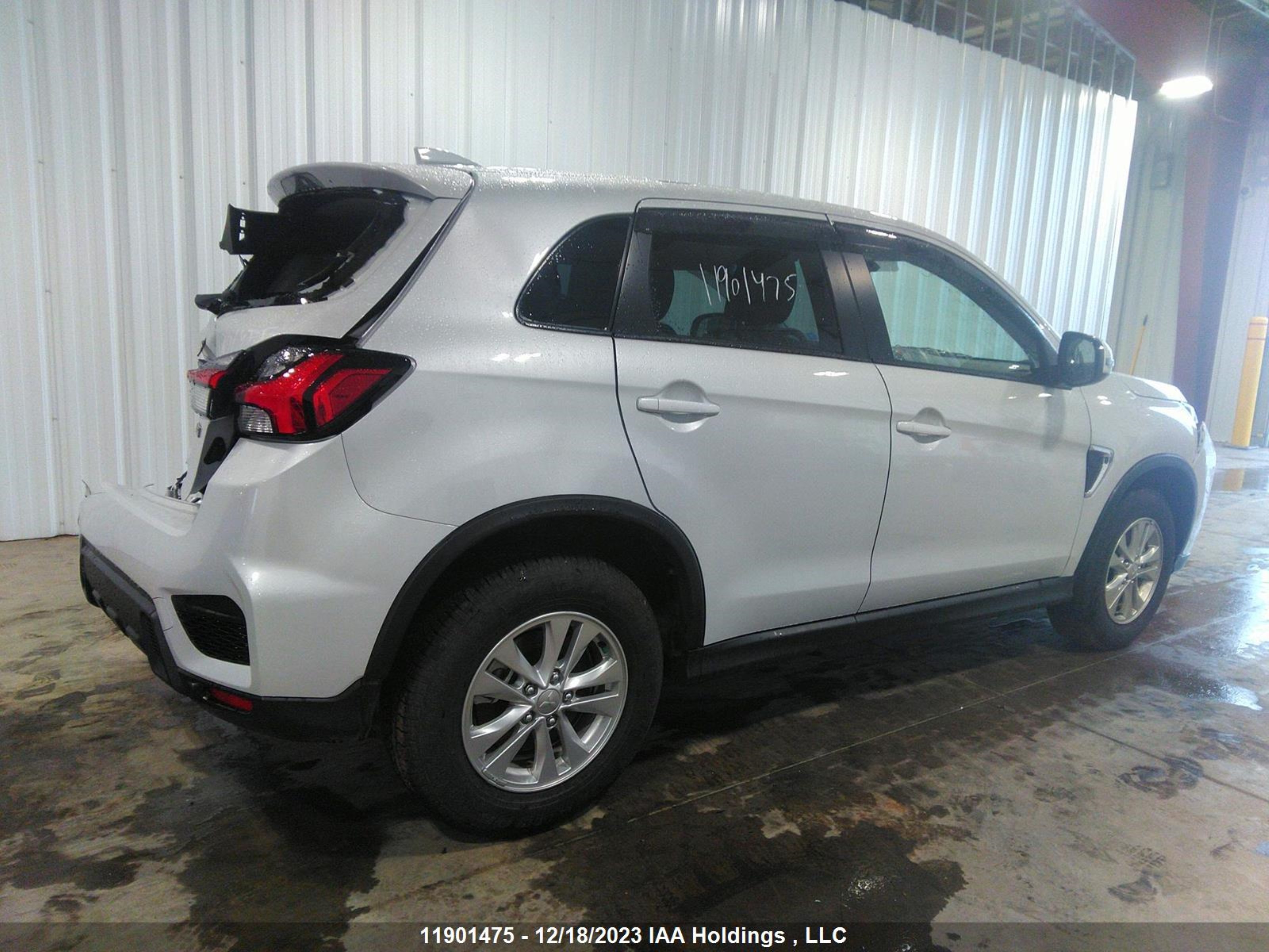 Photo 3 VIN: JA4AJVAW7PU604966 - MITSUBISHI RVR 