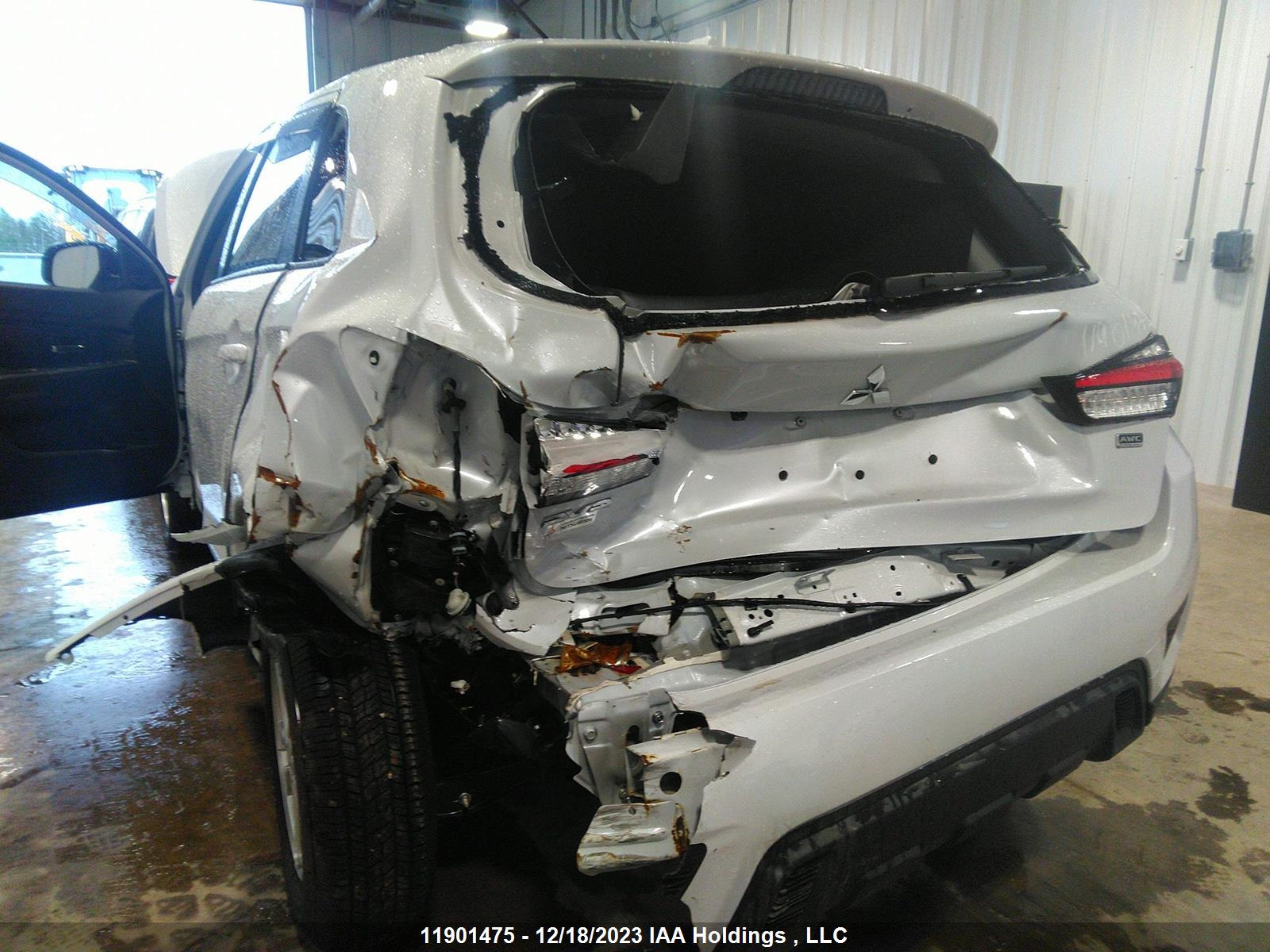 Photo 5 VIN: JA4AJVAW7PU604966 - MITSUBISHI RVR 