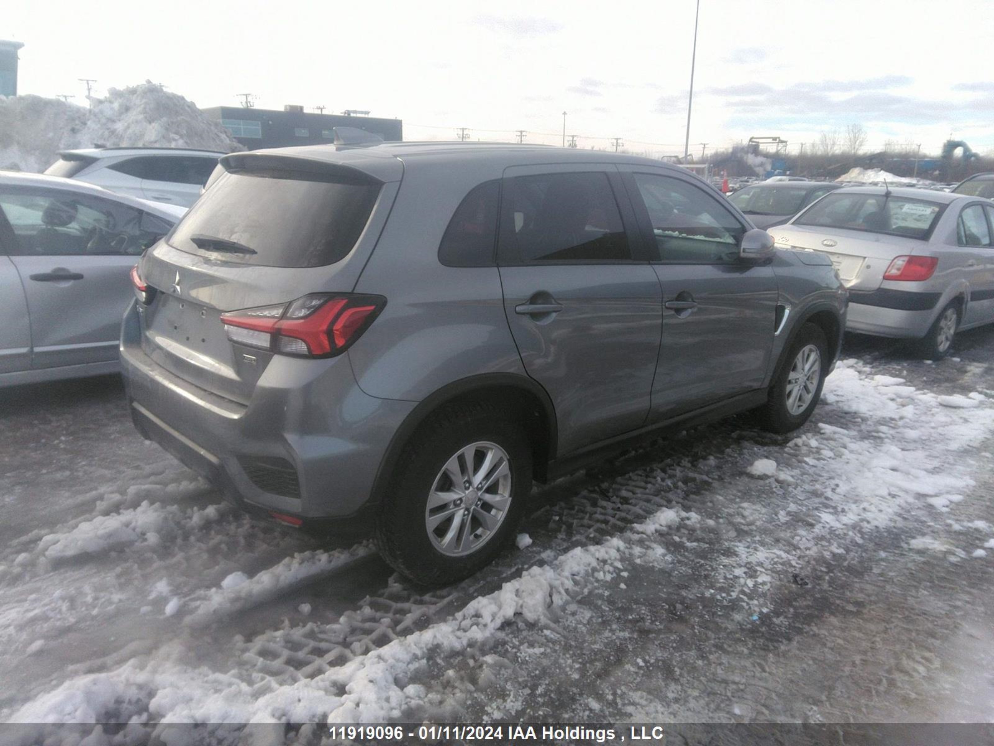 Photo 3 VIN: JA4AJVAW9MU606908 - MITSUBISHI RVR 