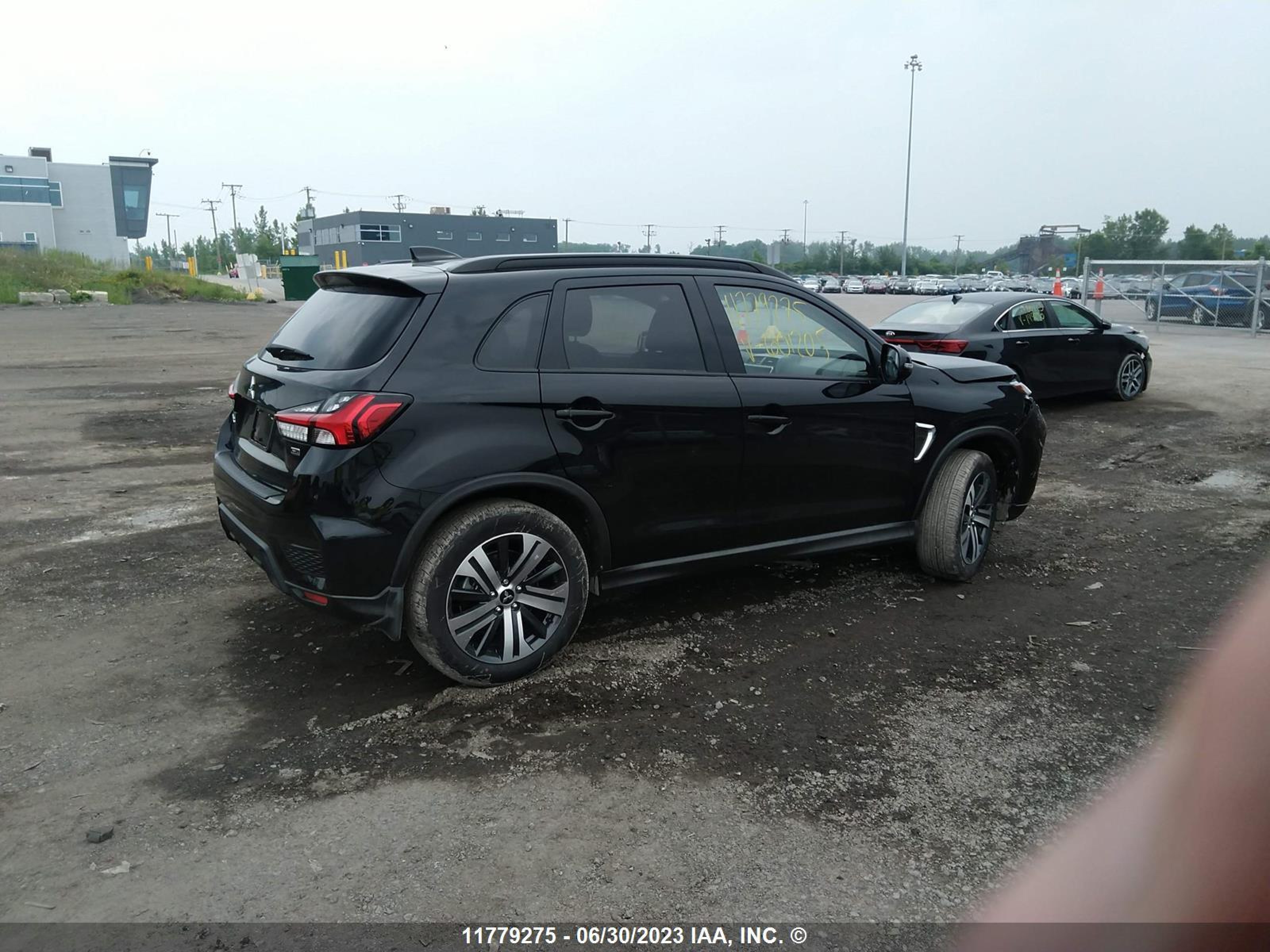 Photo 3 VIN: JA4AJVAWXPU601205 - MITSUBISHI RVR 