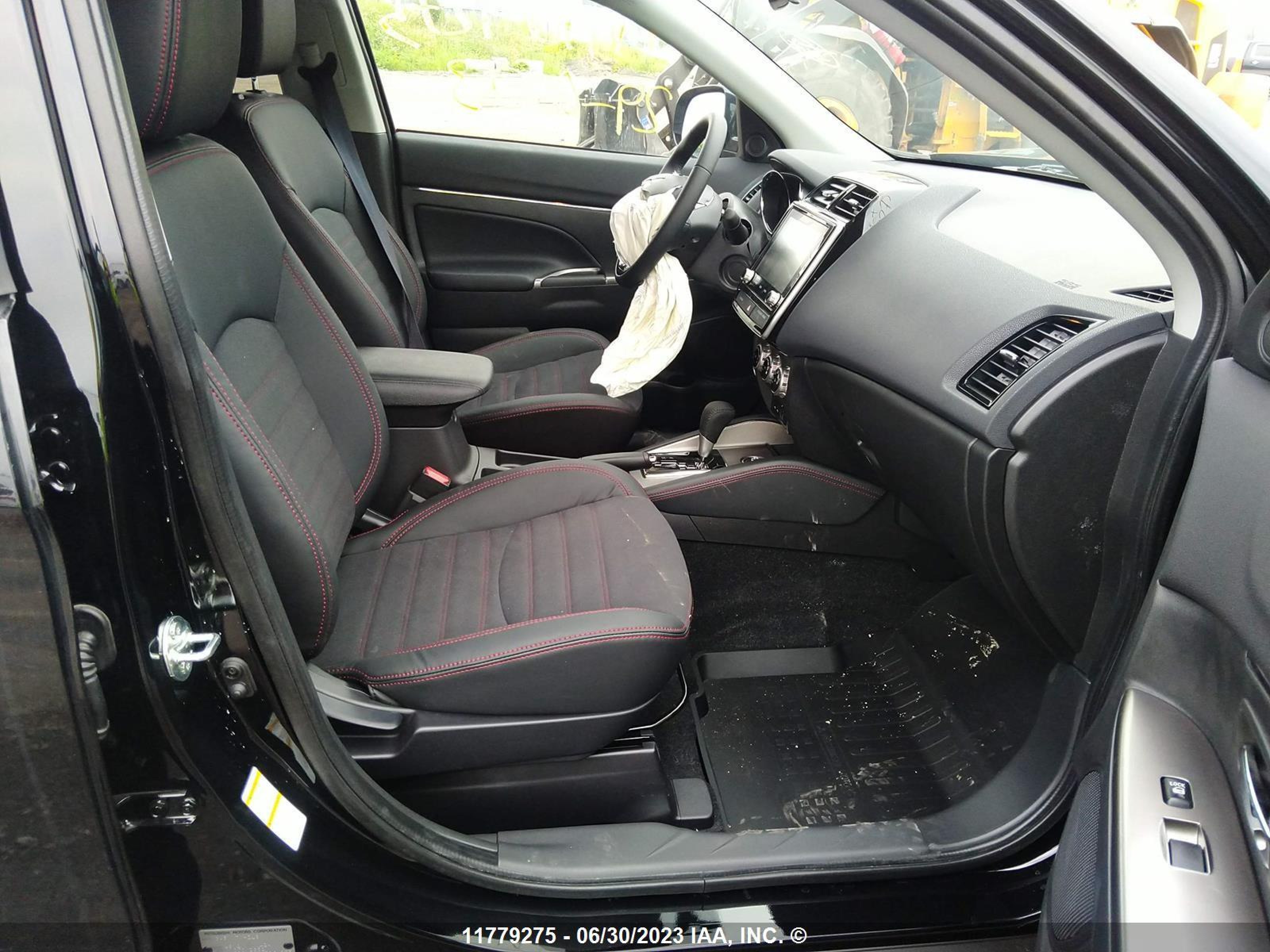 Photo 4 VIN: JA4AJVAWXPU601205 - MITSUBISHI RVR 