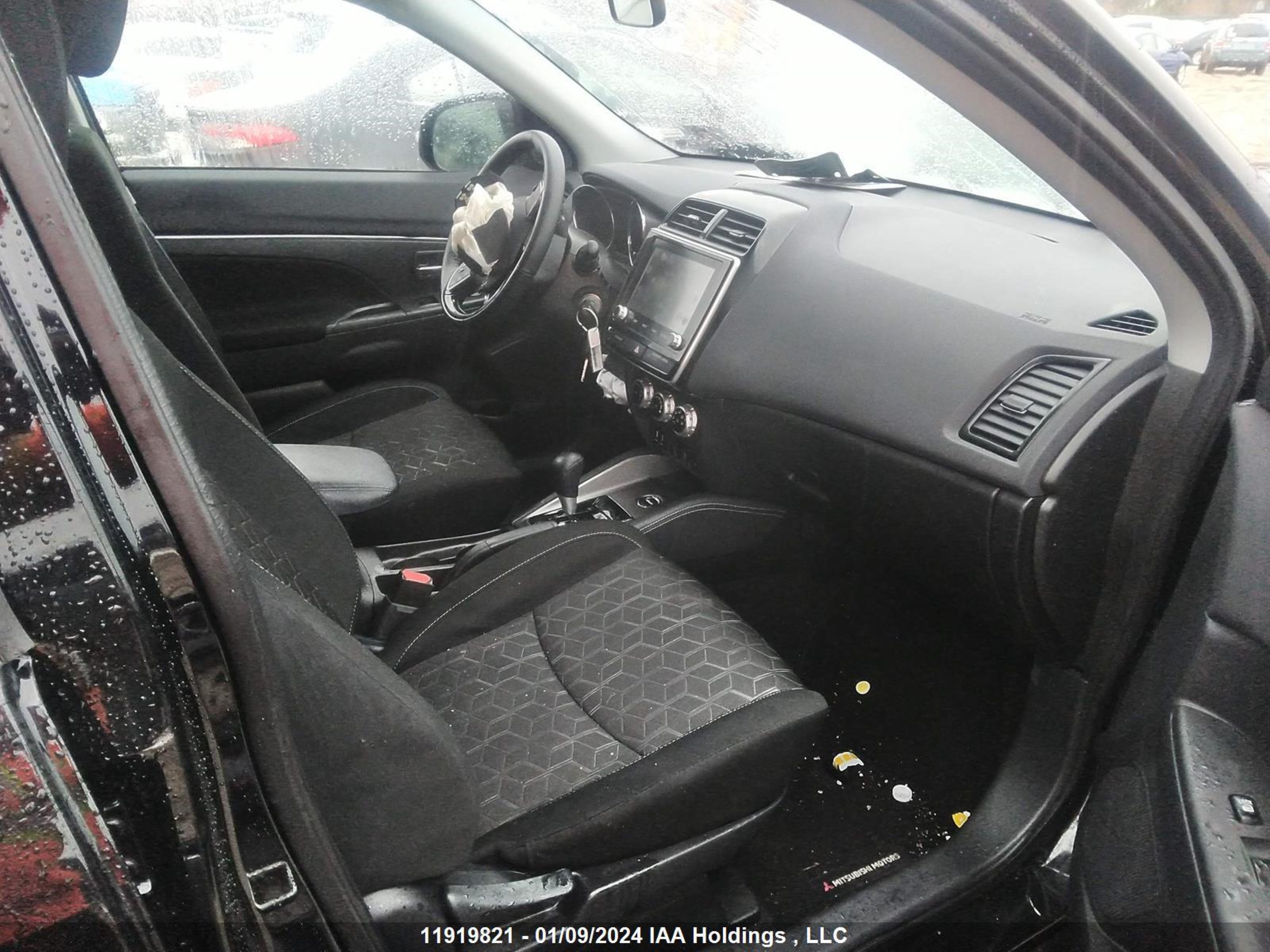 Photo 4 VIN: JA4AJVAWXPU606078 - MITSUBISHI RVR 