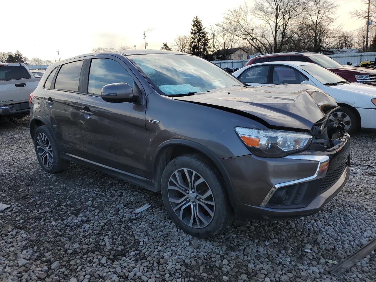 Photo 3 VIN: JA4AP3AU0JU006534 - MITSUBISHI OUTLANDER 