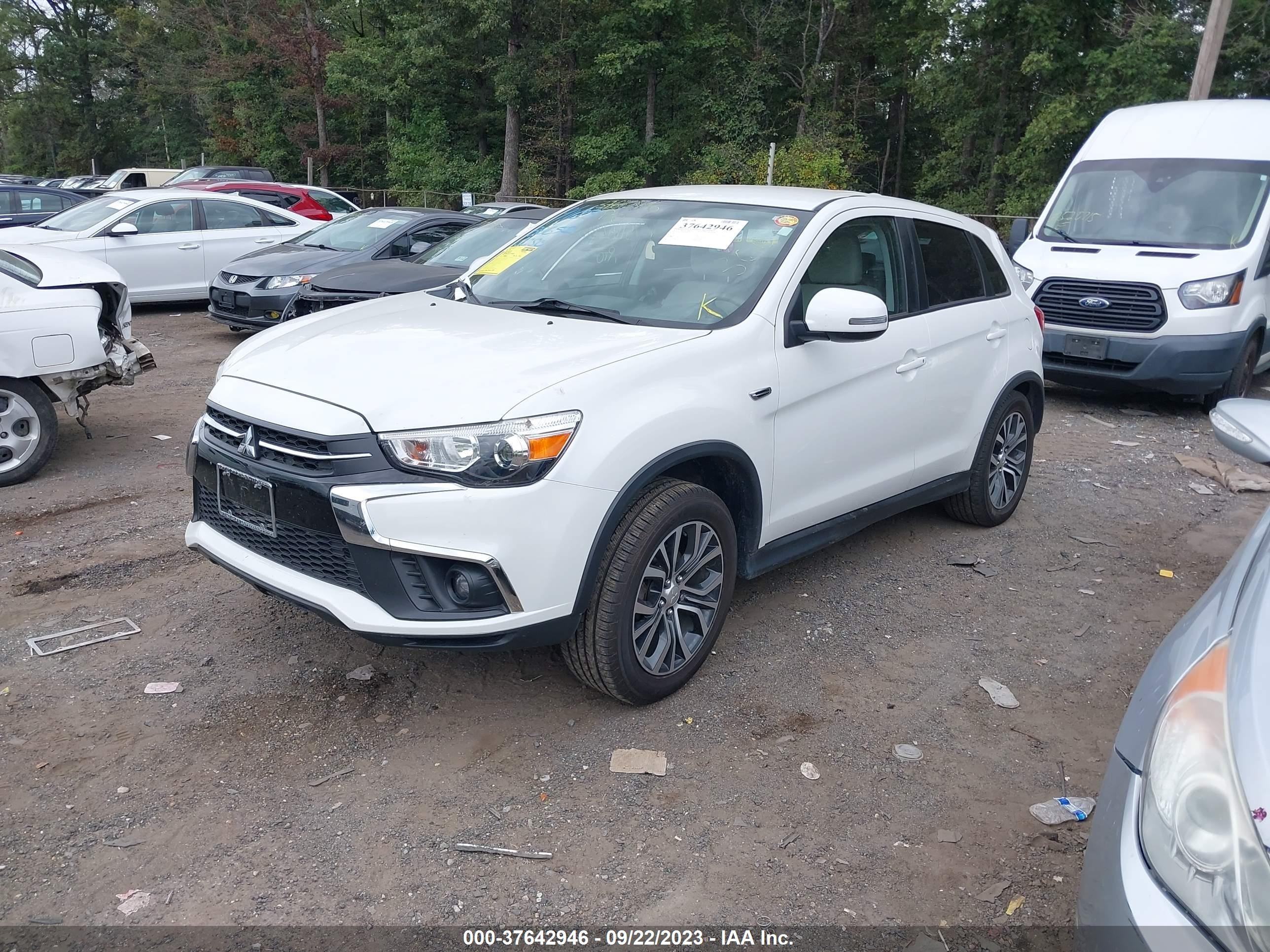 Photo 1 VIN: JA4AP3AU0JZ007847 - MITSUBISHI OUTLANDER 